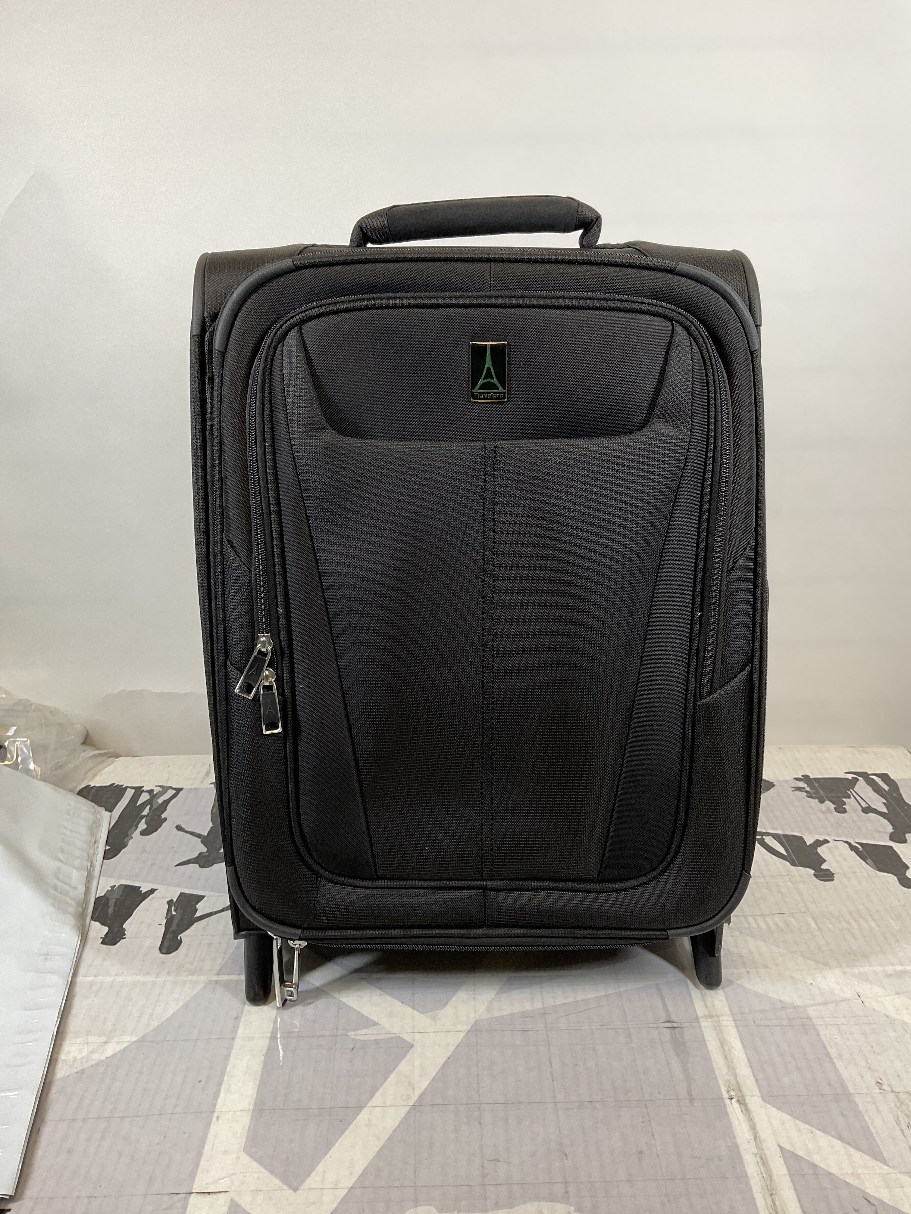 Travelpro Maxlite 5 Softside Expandable Upright 2 Wheel Luggage, Lightweight Suitcase, Men and Women ( Black , Carry-on 20-Inch ) Black Carry On 20 Inch U9