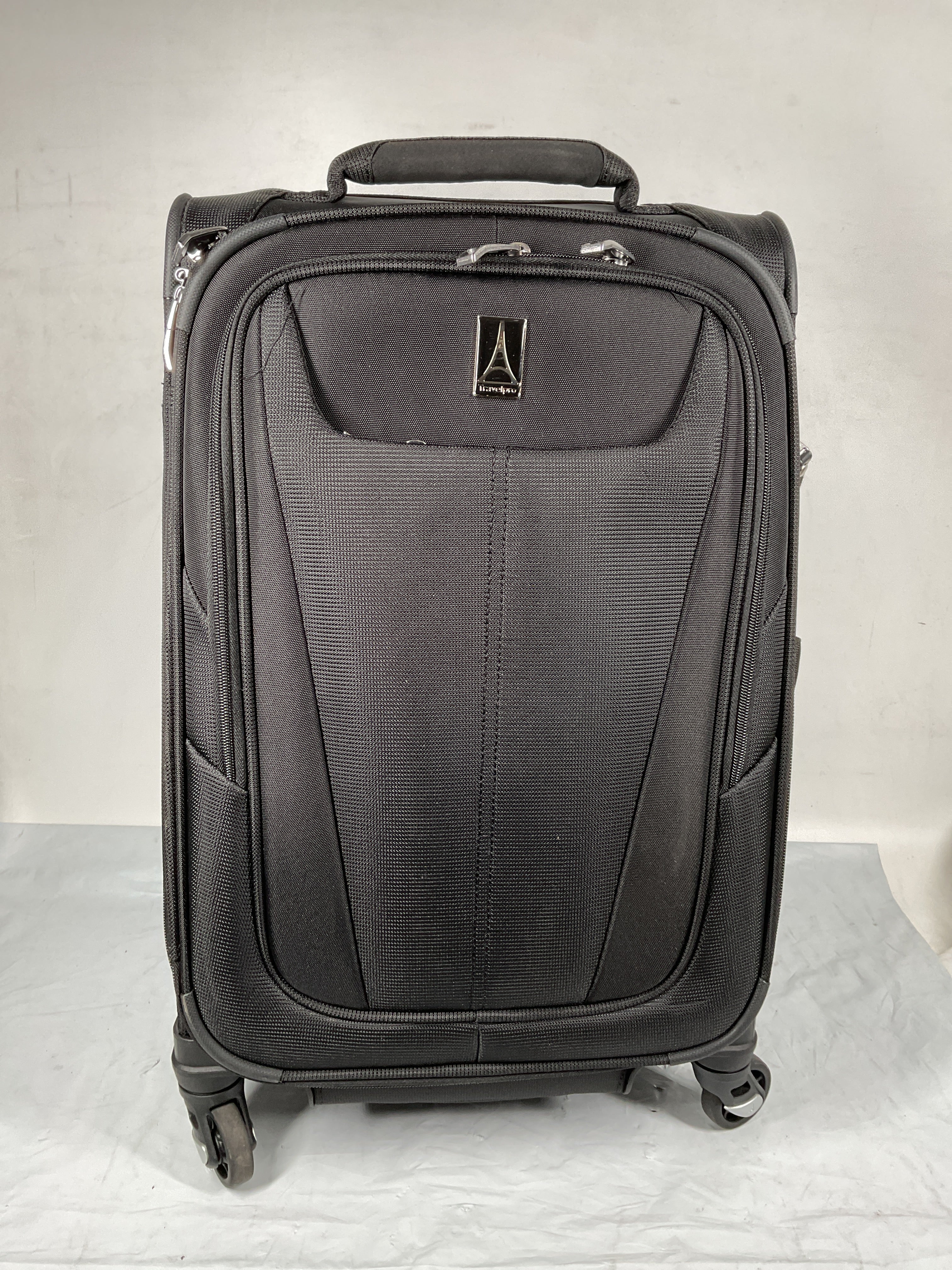 Travelpro Maxlite 5 Softside Expandable Luggage with 4 Spinner Wheels, Lightweight Suitcase, Men and Women ( Black , Carry-on 21-Inch ) Black Carry On 21 Inch U104