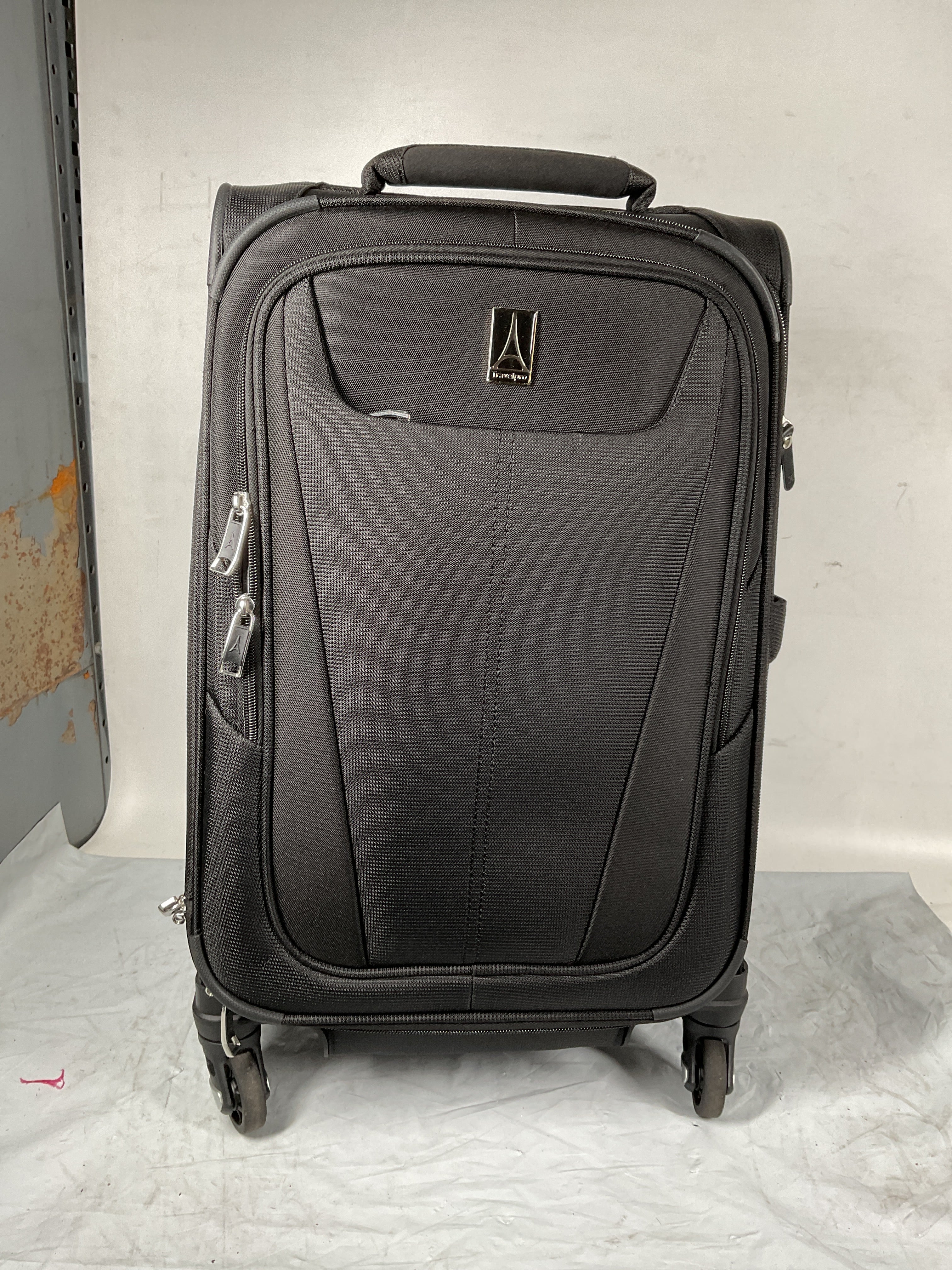 Travelpro Maxlite 5 Softside Expandable Luggage with 4 Spinner Wheels, Lightweight Suitcase, Men and Women ( Black , Carry-on 21-Inch ) Black Carry On 21 Inch U106