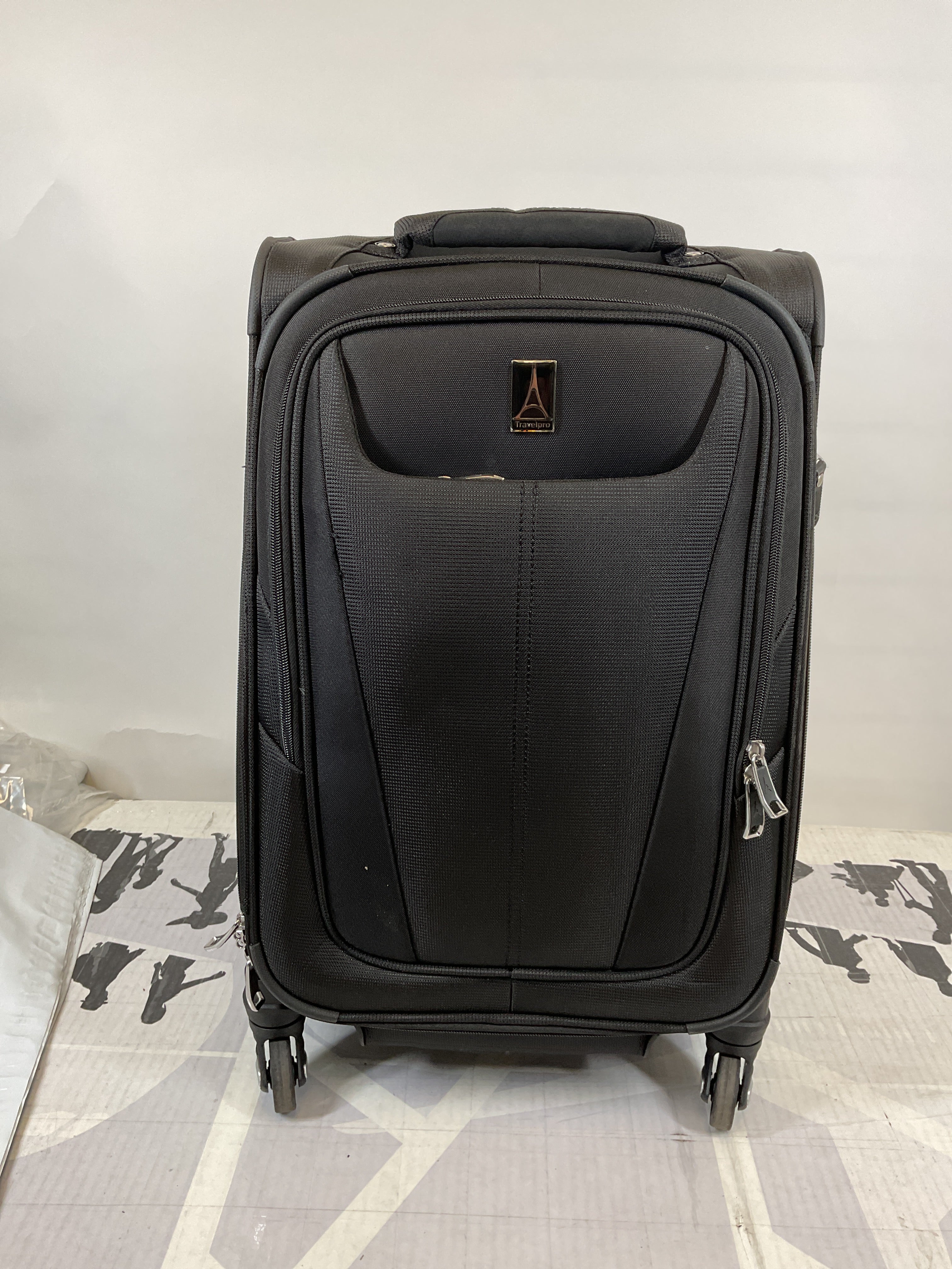 Travelpro Maxlite 5 Softside Expandable Luggage with 4 Spinner Wheels, Lightweight Suitcase, Men and Women ( Black , Carry-on 21-Inch ) Black Carry On 21 Inch U107