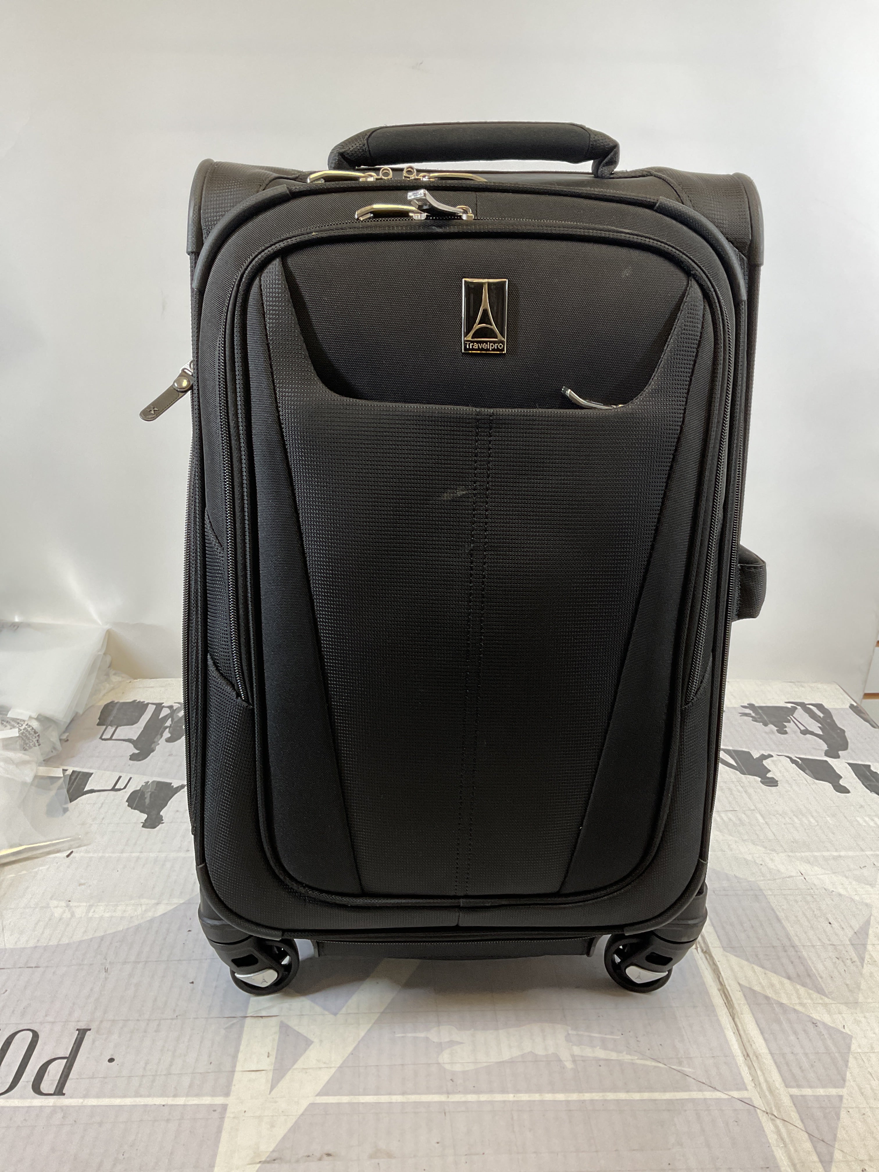 Travelpro Maxlite 5 Softside Expandable Luggage with 4 Spinner Wheels, Lightweight Suitcase, Men and Women ( Black , Carry-on 21-Inch ) Black Carry On 21 Inch U108