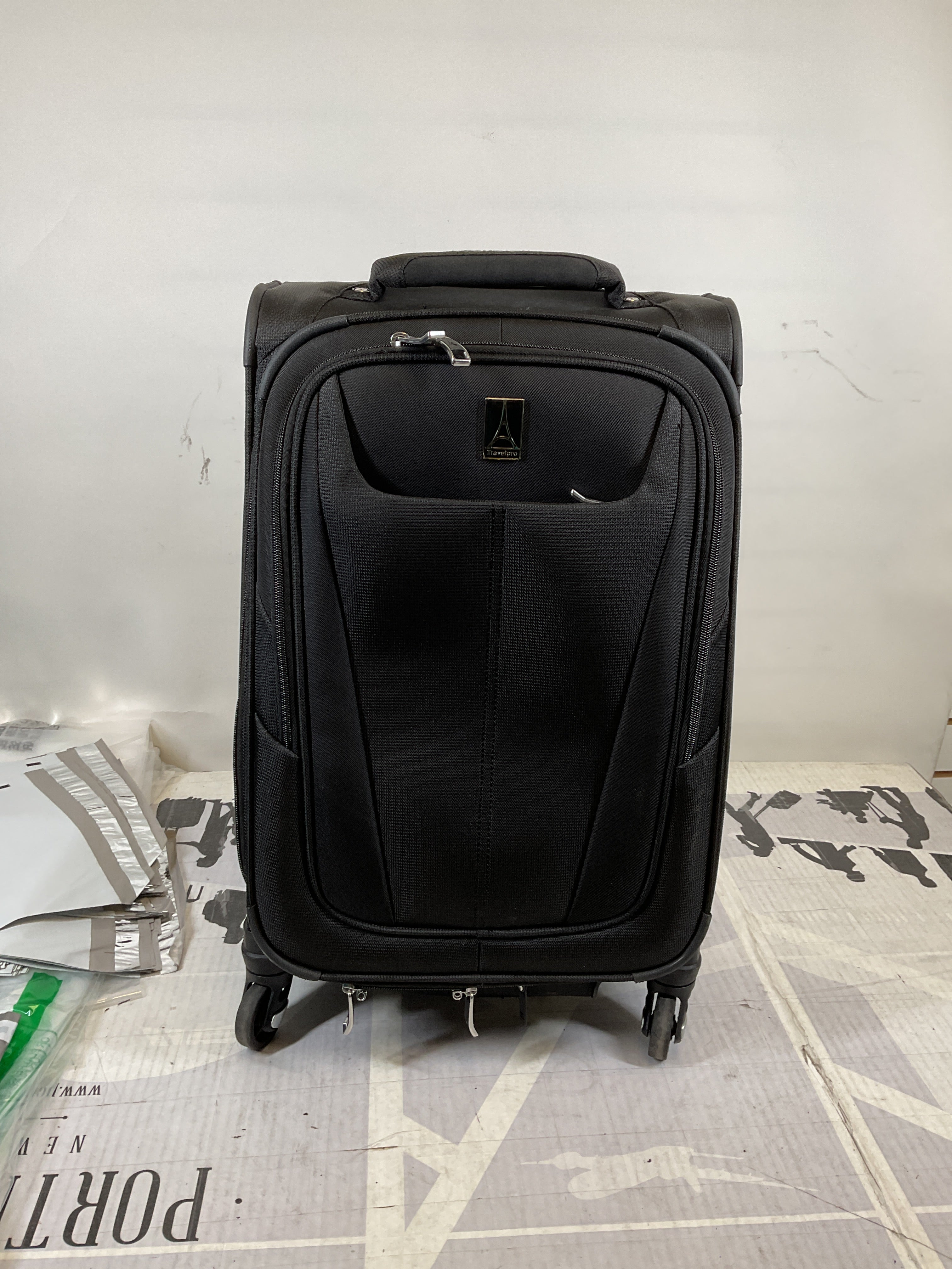 Travelpro Maxlite 5 Softside Expandable Luggage with 4 Spinner Wheels, Lightweight Suitcase, Men and Women ( Black , Carry-on 21-Inch ) Black Carry On 21 Inch U110