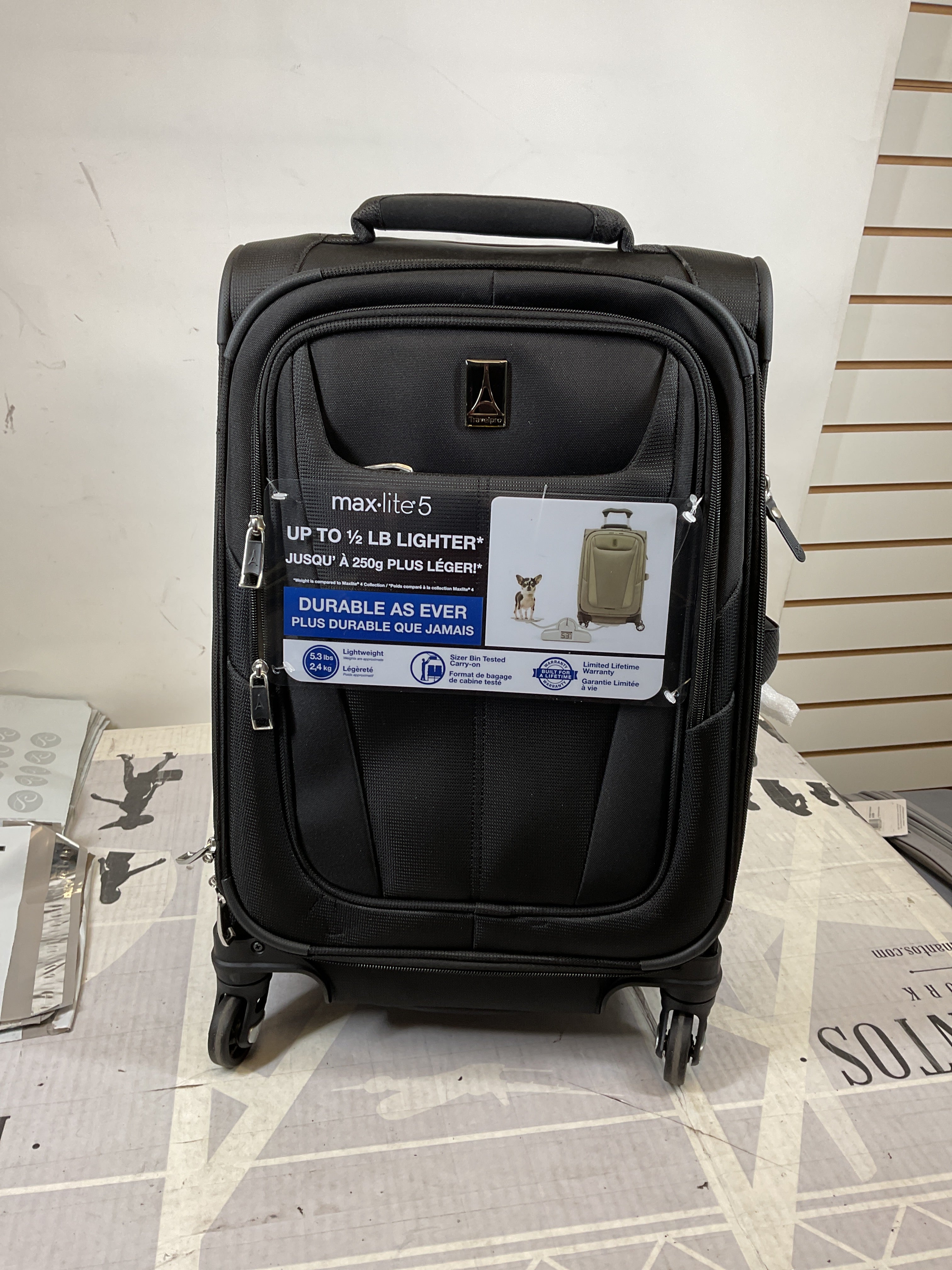 Travelpro Maxlite 5 Softside Expandable Luggage with 4 Spinner Wheels, Lightweight Suitcase, Men and Women ( Black , Carry-on 21-Inch ) Black Carry On 21 Inch U113