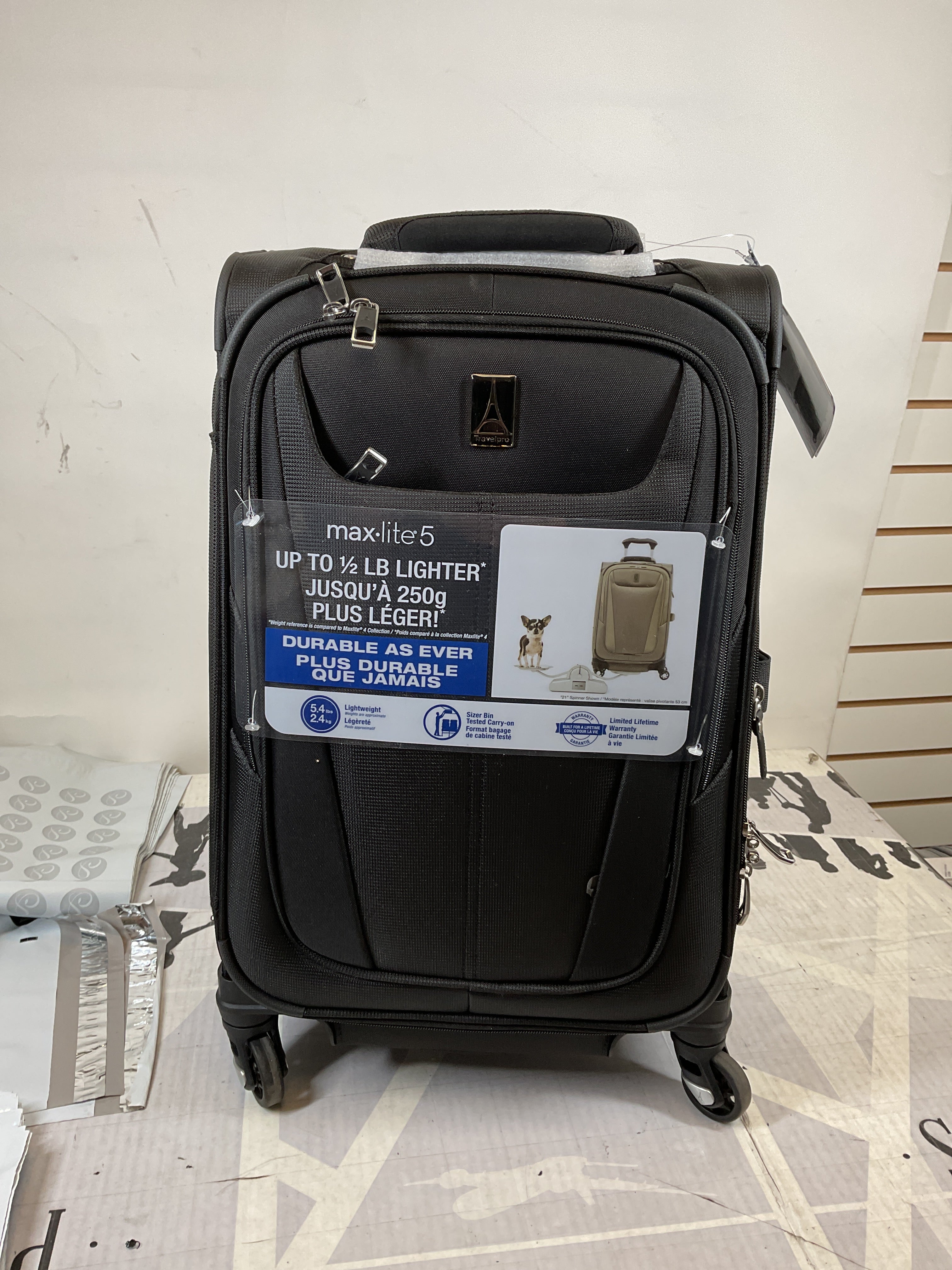 Travelpro Maxlite 5 Softside Expandable Luggage with 4 Spinner Wheels, Lightweight Suitcase, Men and Women ( Black , Carry-on 21-Inch ) Black Carry On 21 Inch U114