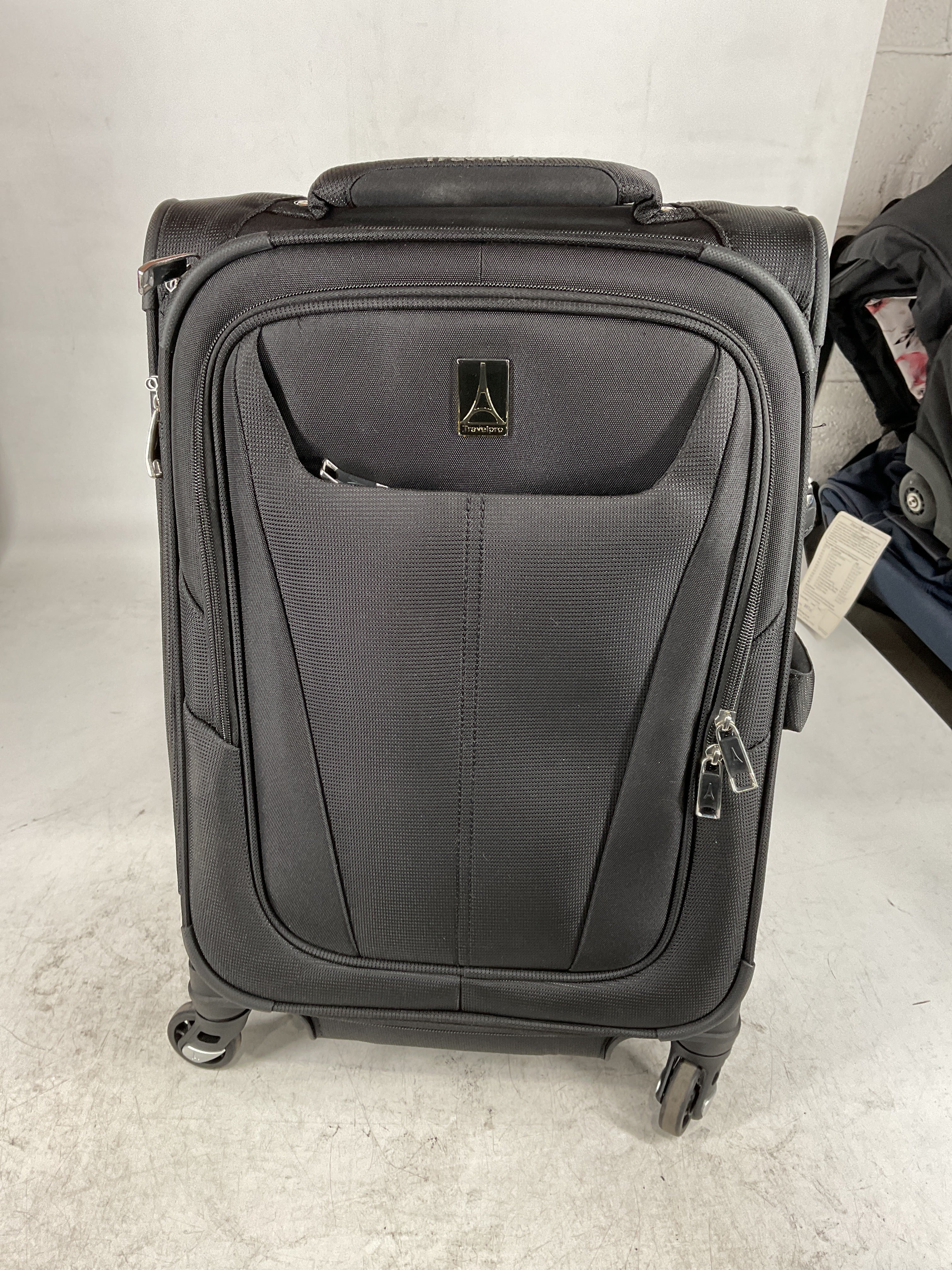 Travelpro Maxlite 5 Softside Expandable Luggage with 4 Spinner Wheels, Lightweight Suitcase, Men and Women Black Carry On 21 Inch U27