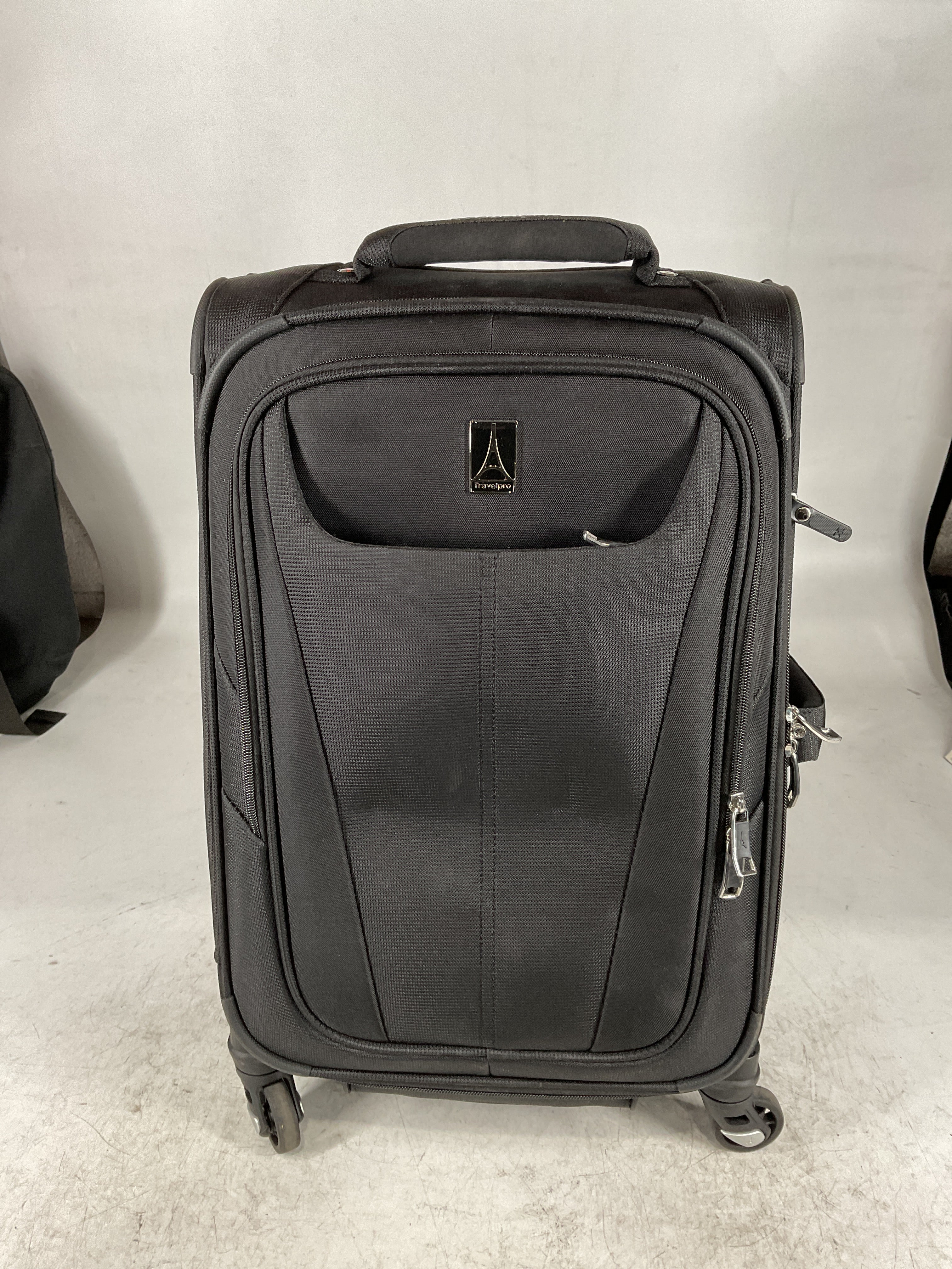 Travelpro Maxlite 5 Softside Expandable Luggage with 4 Spinner Wheels, Lightweight Suitcase, Men and Women Black Carry On 21 Inch U29