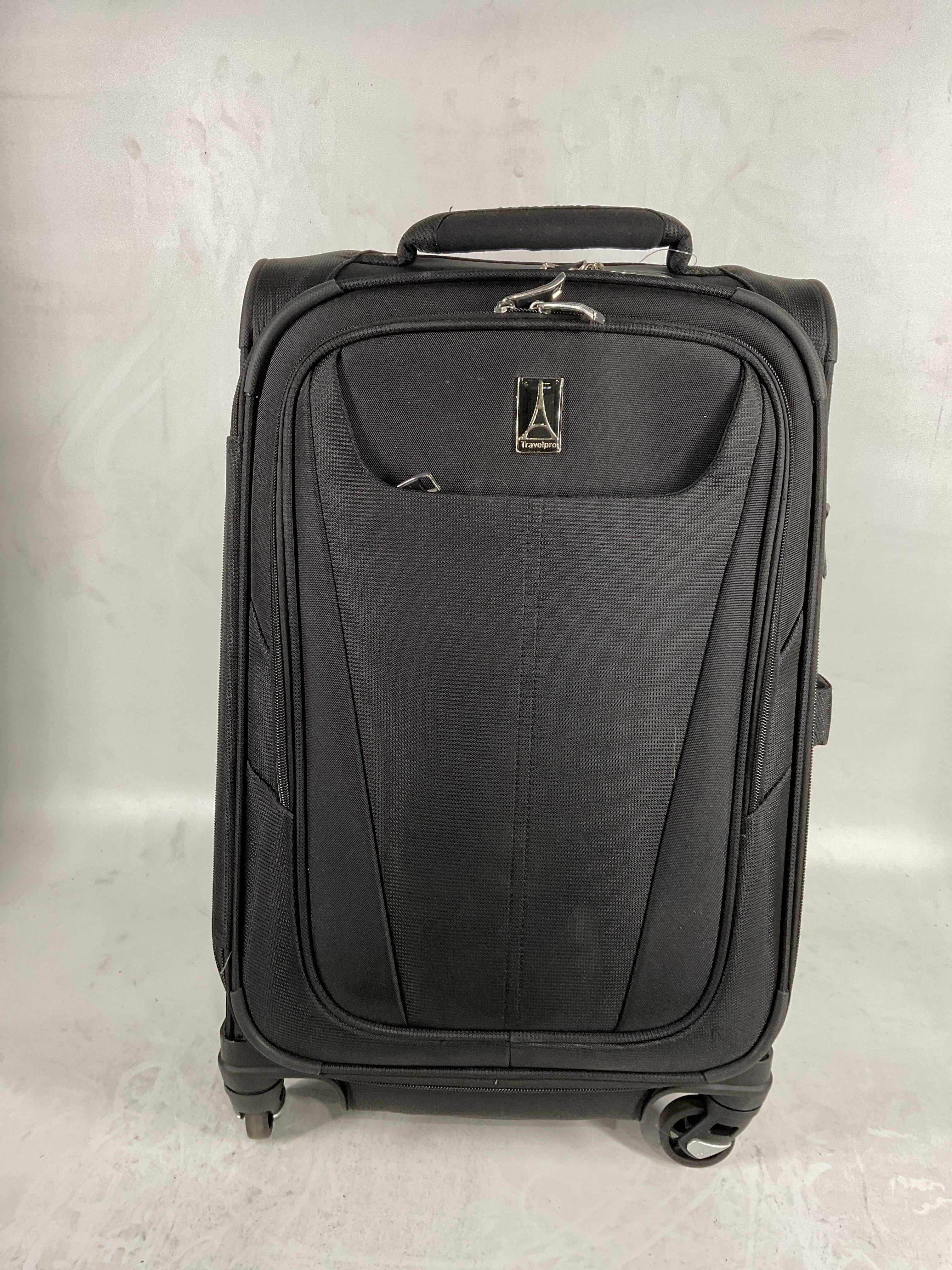 Travelpro Maxlite 5 Softside Expandable Luggage with 4 Spinner Wheels, Lightweight Suitcase, Men and Women Black Carry On 21 Inch U31