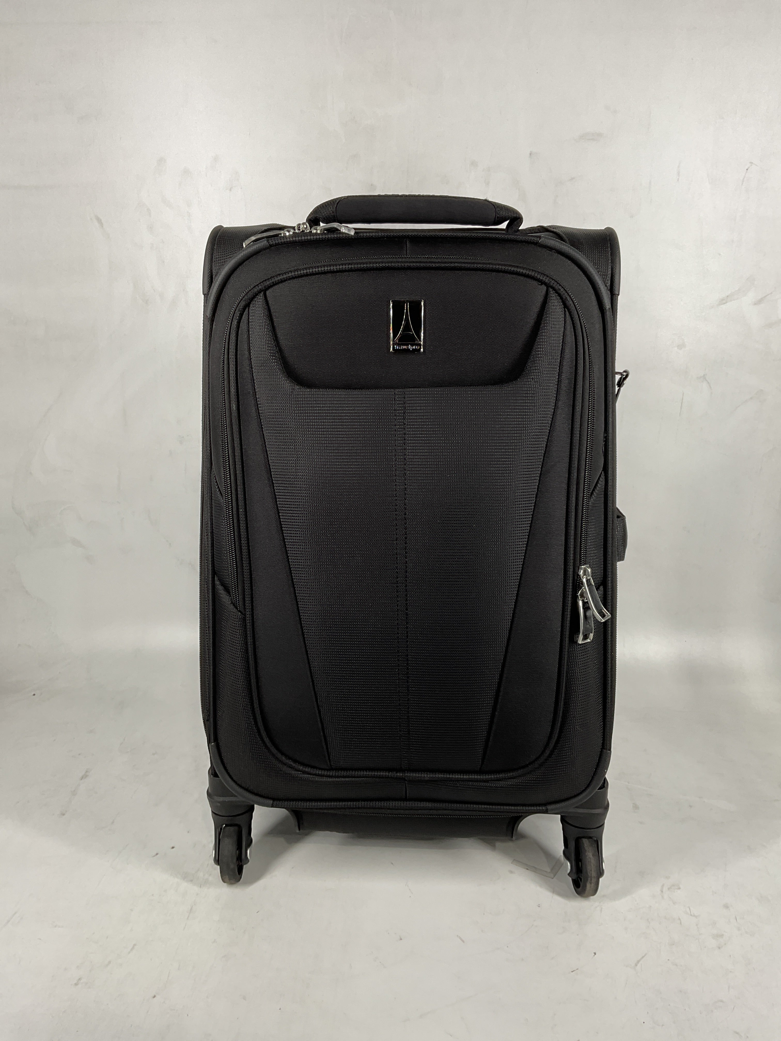 Travelpro Maxlite 5 Softside Expandable Luggage with 4 Spinner Wheels, Lightweight Suitcase, Men and Women Black Carry On 21 Inch U40