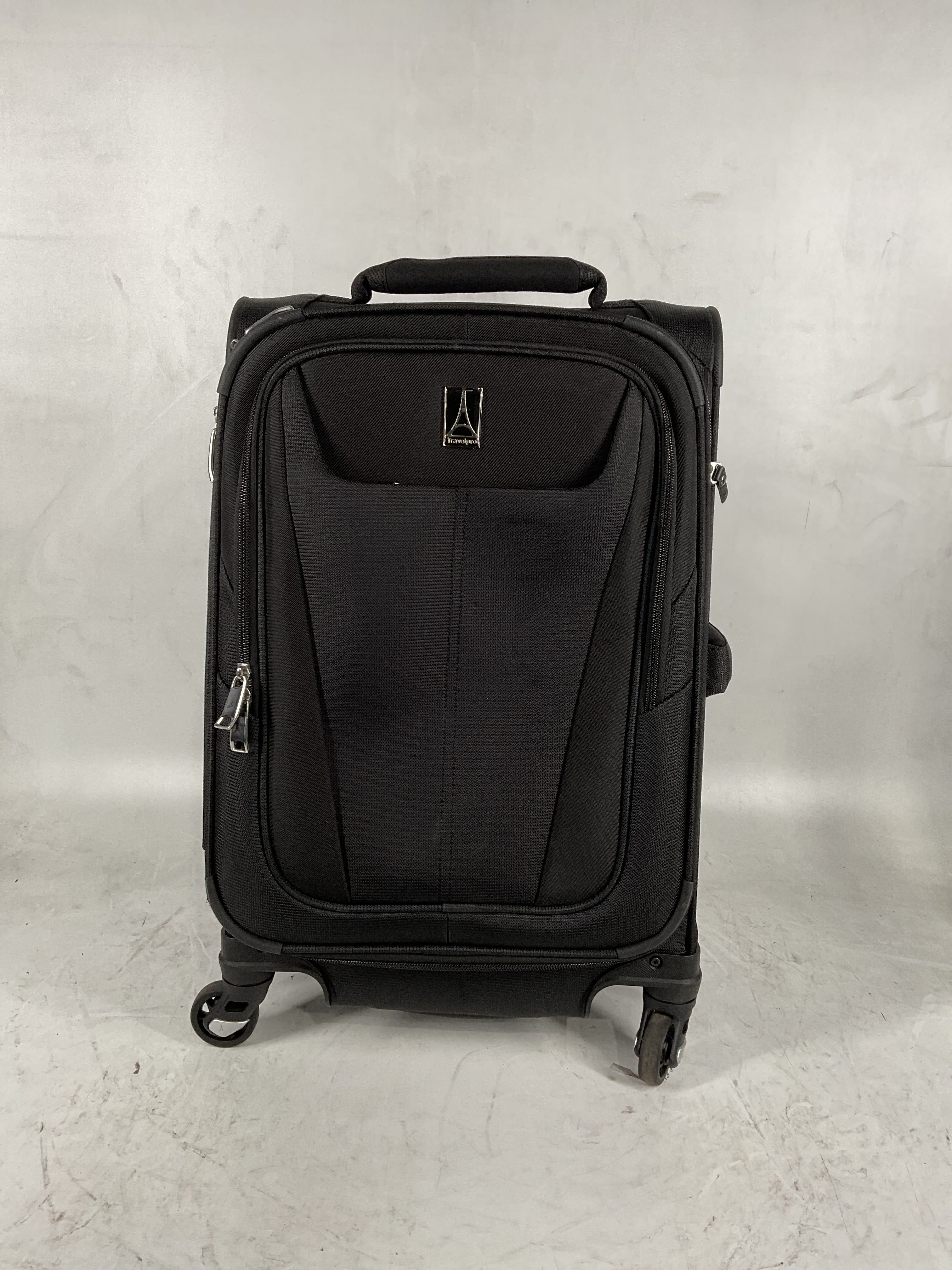 Travelpro Maxlite 5 Softside Expandable Luggage with 4 Spinner Wheels, Lightweight Suitcase, Men and Women Black Carry On 21 Inch U43