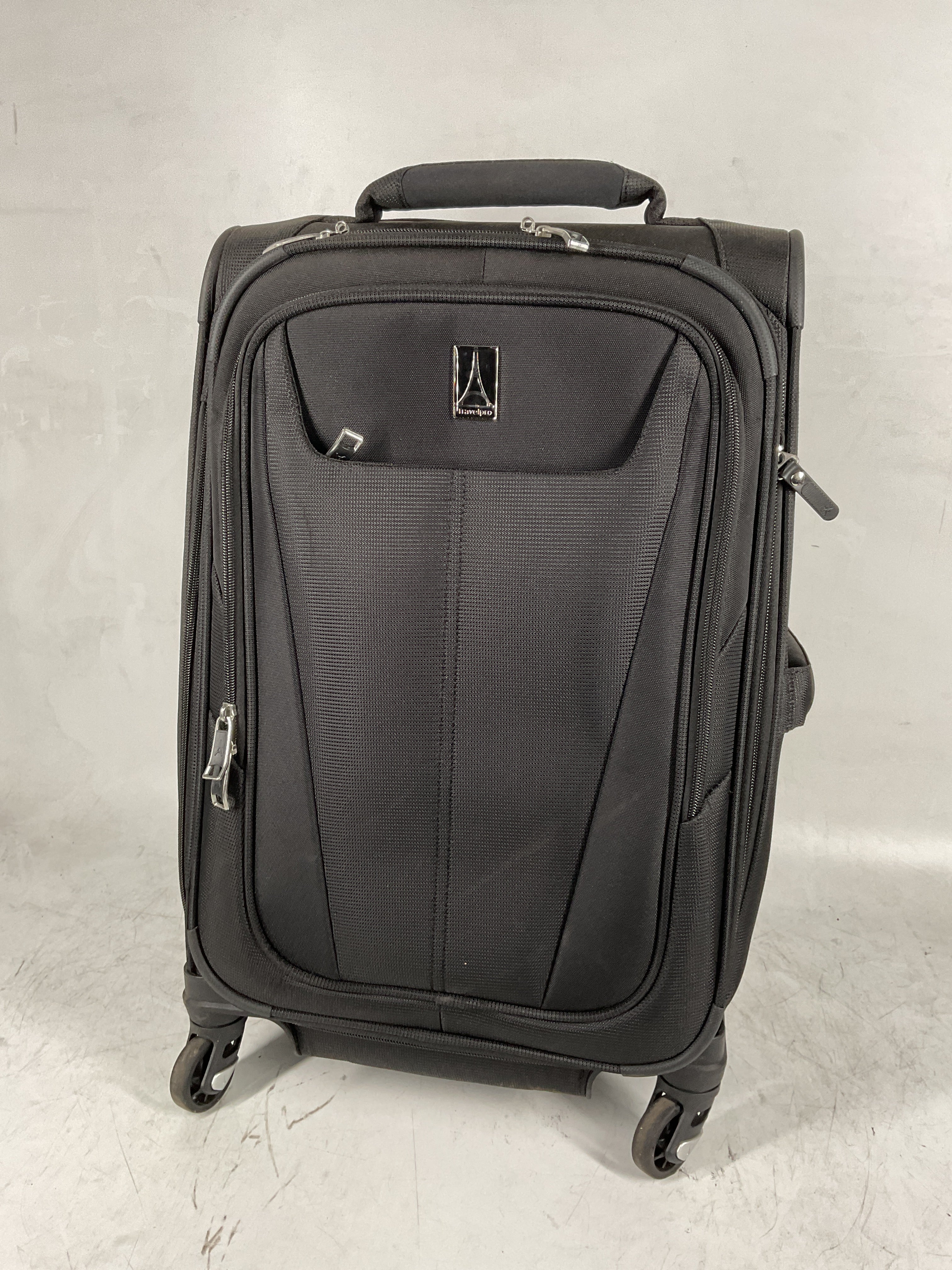 Travelpro Maxlite 5 Softside Expandable Luggage with 4 Spinner Wheels, Lightweight Suitcase, Men and Women Black Carry On 21 Inch U48