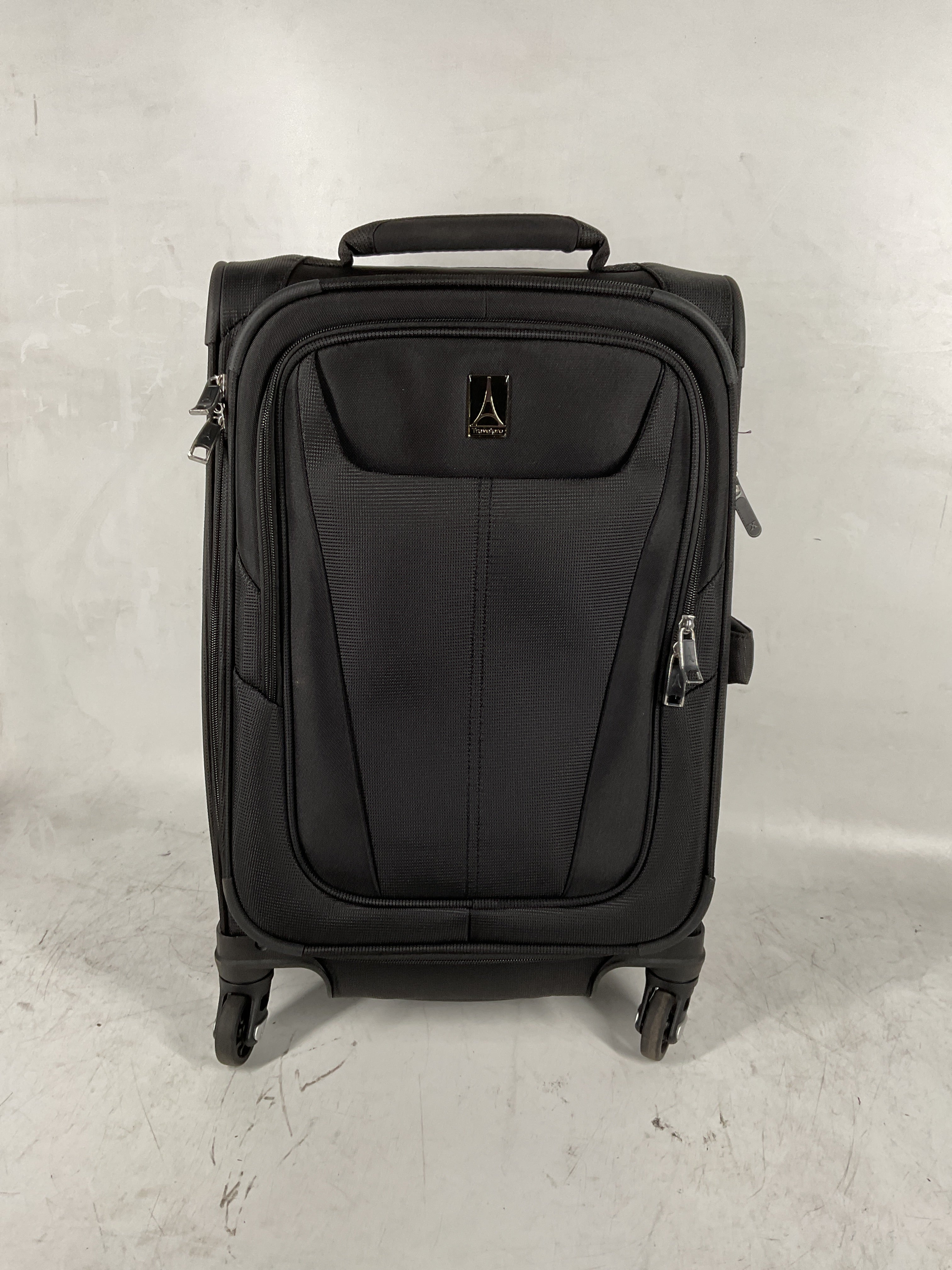 Travelpro Maxlite 5 Softside Expandable Luggage with 4 Spinner Wheels, Lightweight Suitcase, Men and Women Black Carry On 21 Inch U49