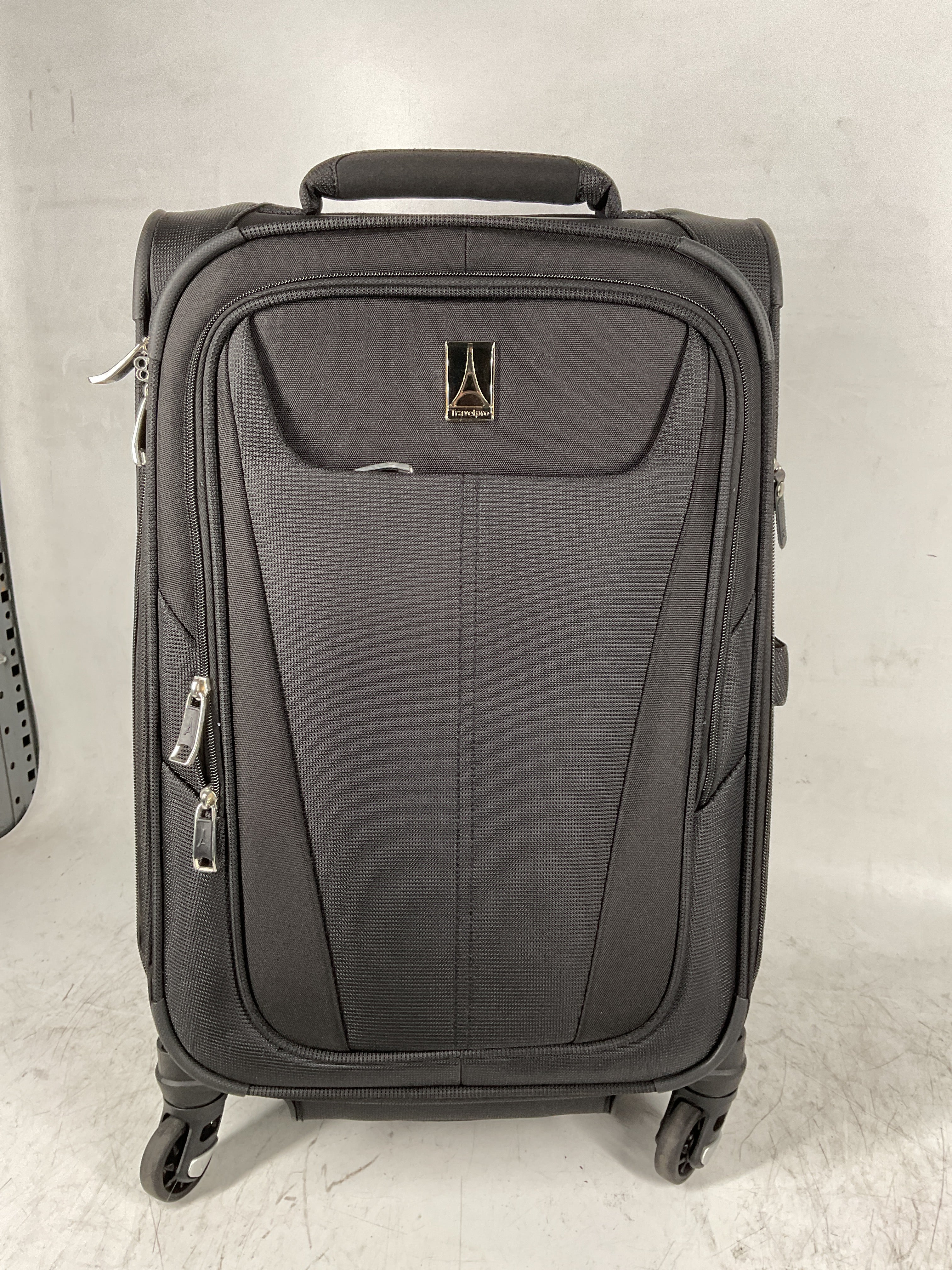 Travelpro Maxlite 5 Softside Expandable Luggage with 4 Spinner Wheels, Lightweight Suitcase, Men and Women ( Black , Carry-on 21-Inch ) Black Carry On 21 Inch U54