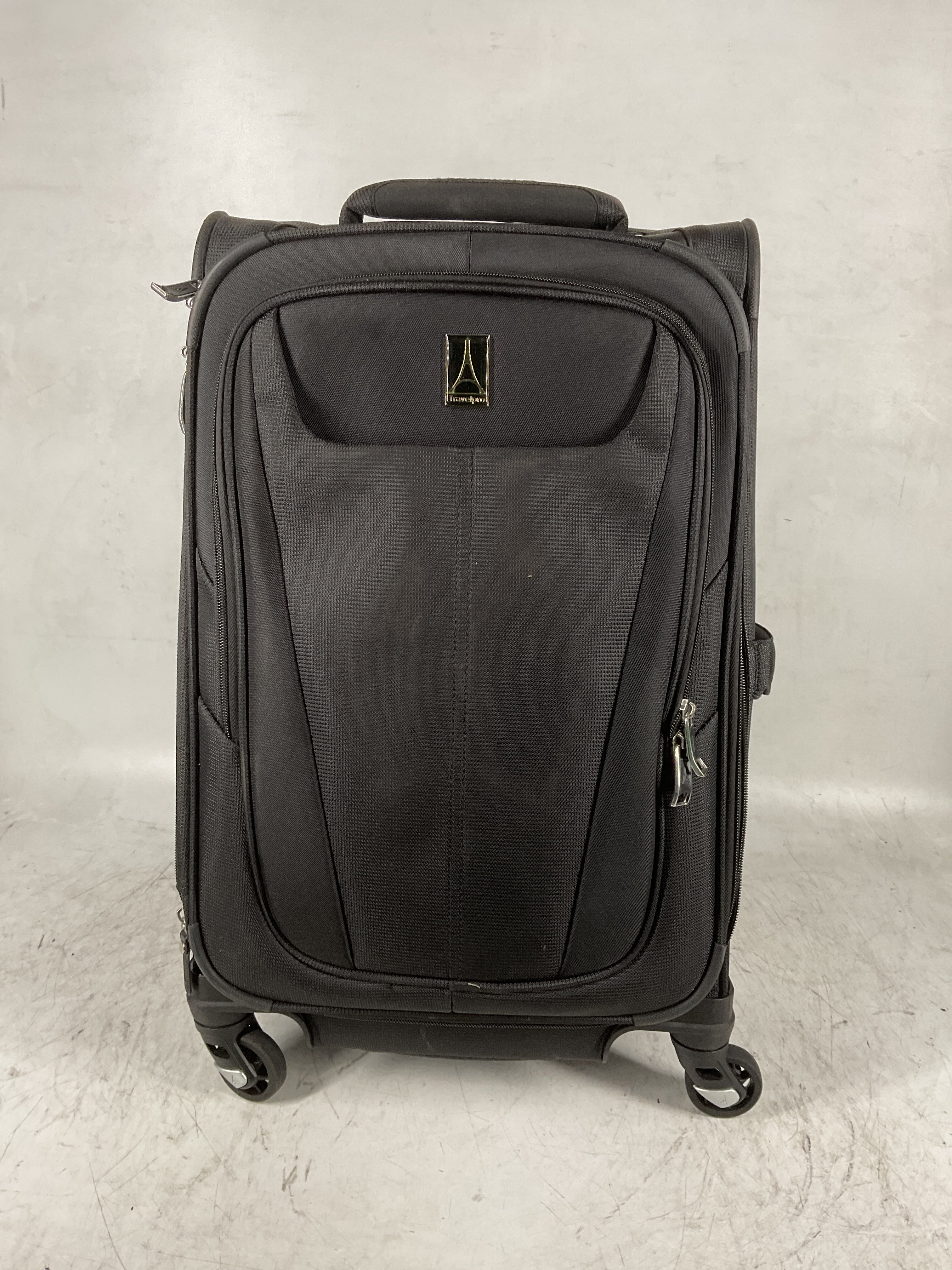 Travelpro Maxlite 5 Softside Expandable Luggage with 4 Spinner Wheels, Lightweight Suitcase, Men and Women ( Black , Carry-on 21-Inch ) Black Carry On 21 Inch U58