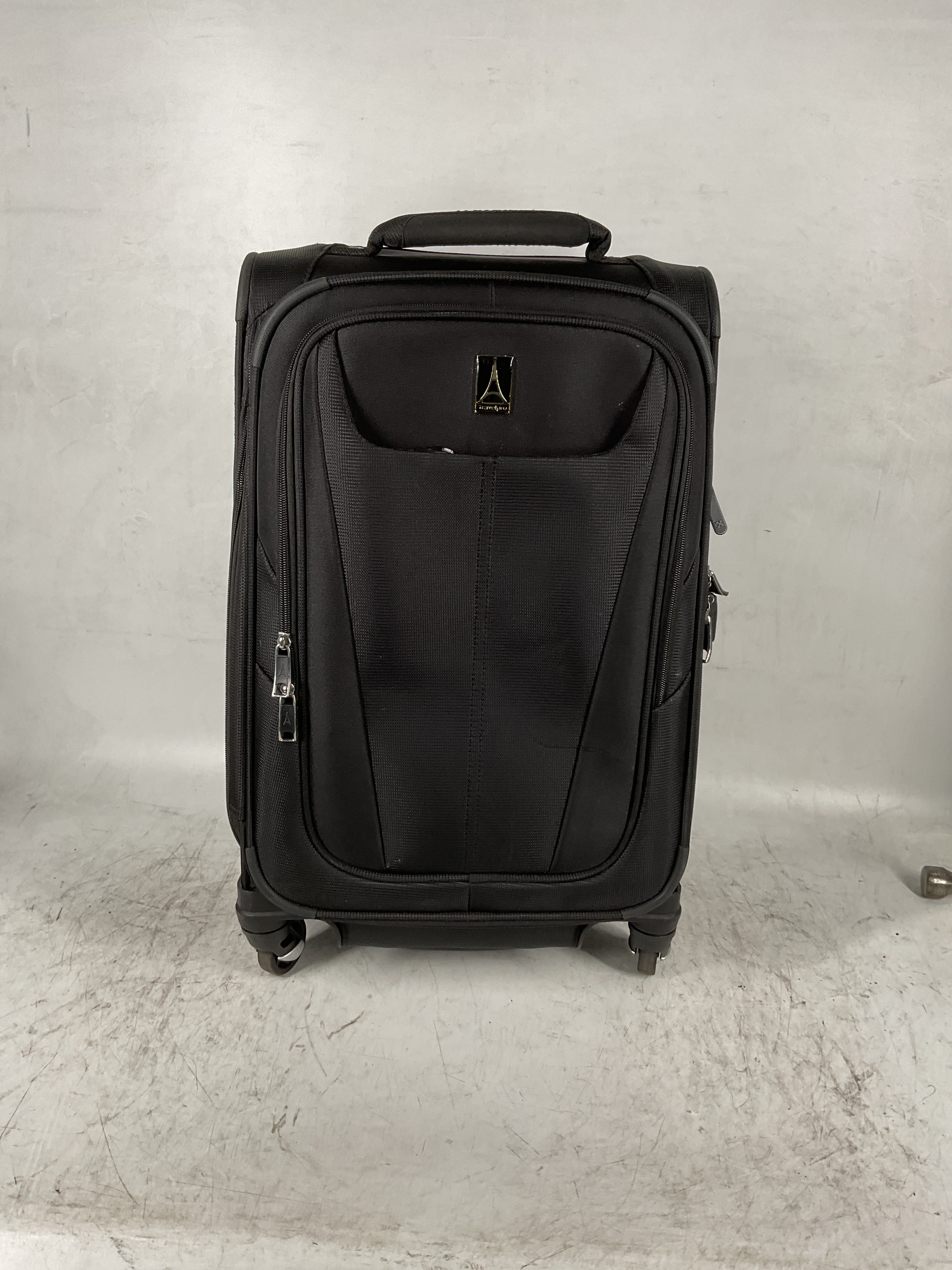 Travelpro Maxlite 5 Softside Expandable Luggage with 4 Spinner Wheels, Lightweight Suitcase, Men and Women ( Black , Carry-on 21-Inch ) Black Carry On 21 Inch U63