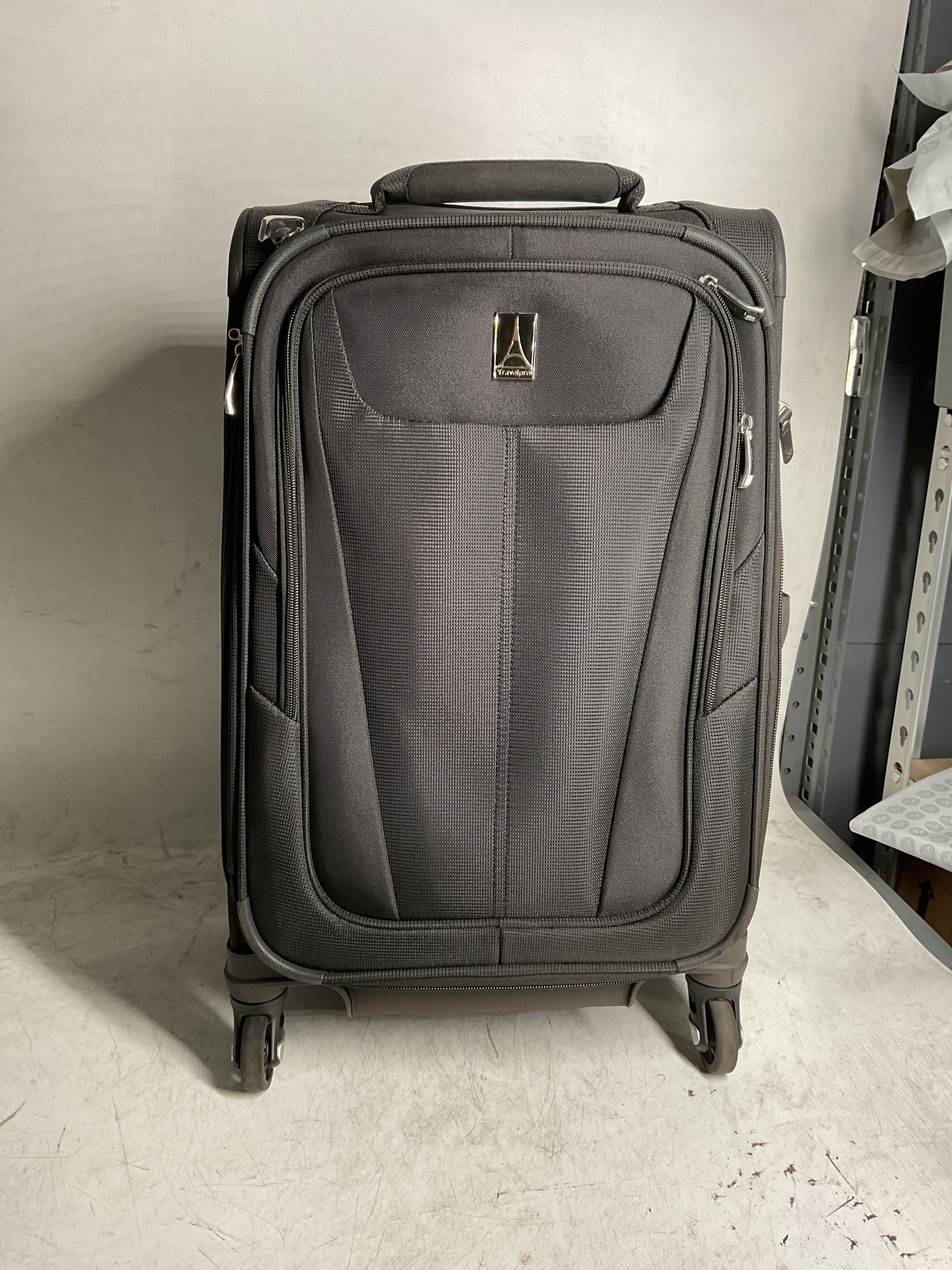Travelpro Maxlite 5 Softside Expandable Luggage with 4 Spinner Wheels, Lightweight Suitcase, Men and Women ( Black , Carry-on 21-Inch ) Black Carry On 21 Inch U71