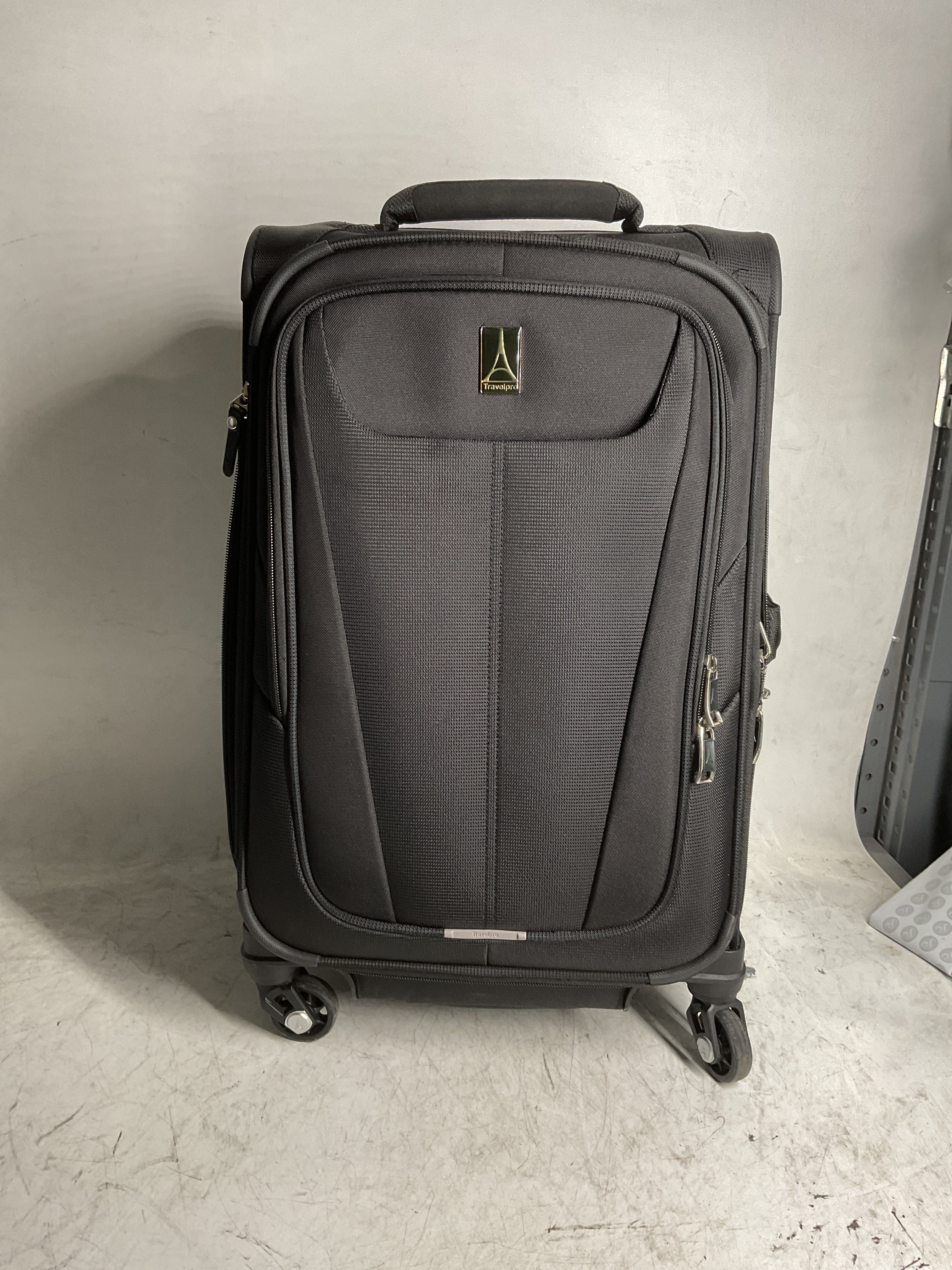 Travelpro Maxlite 5 Softside Expandable Luggage with 4 Spinner Wheels, Lightweight Suitcase, Men and Women ( Black , Carry-on 21-Inch ) Black Carry On 21 Inch U73