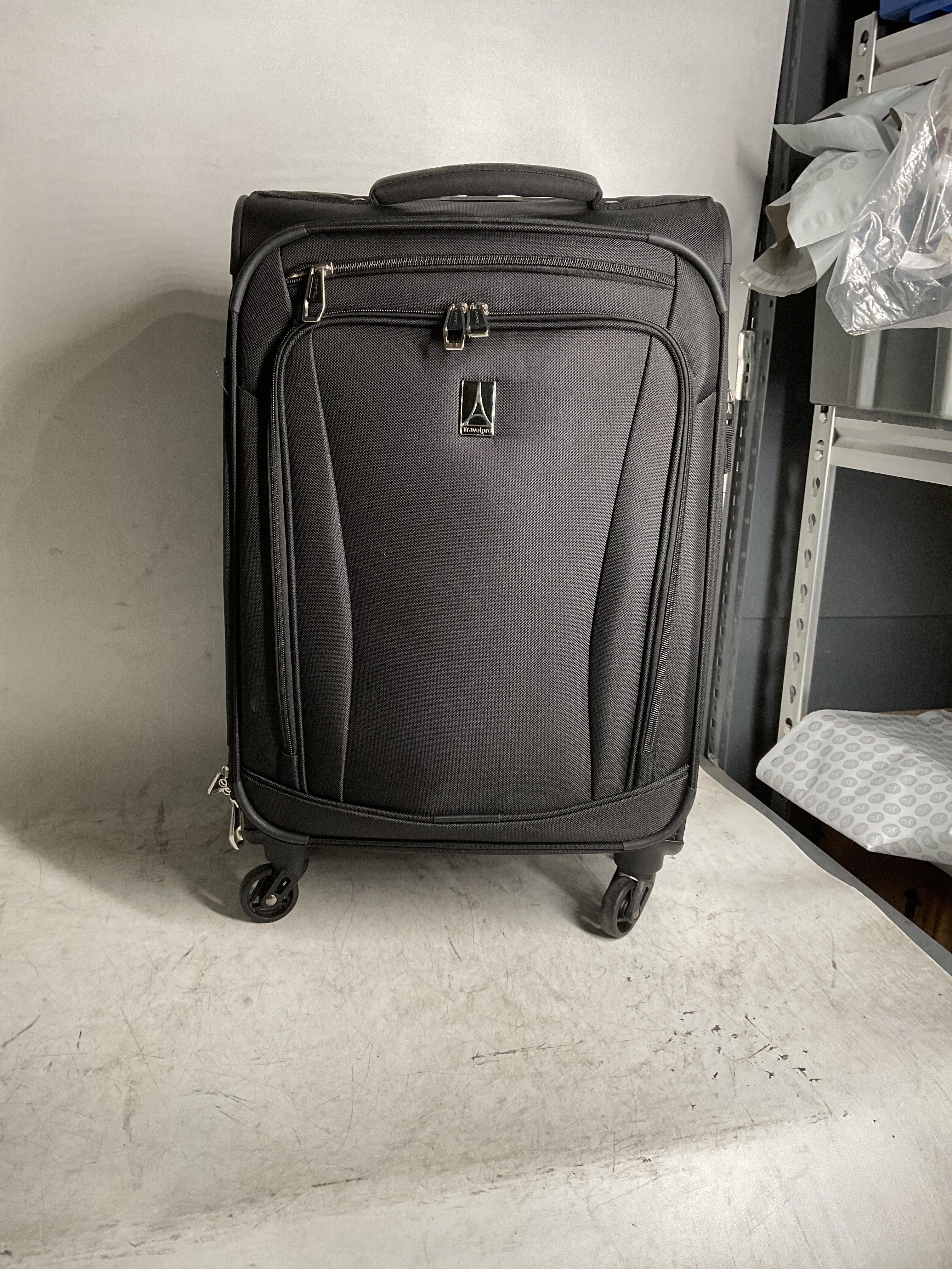 Travelpro Maxlite 5 Softside Expandable Luggage with 4 Spinner Wheels, Lightweight Suitcase, Men and Women ( Black , Carry-on 21-Inch ) Black Carry On 21 Inch U76
