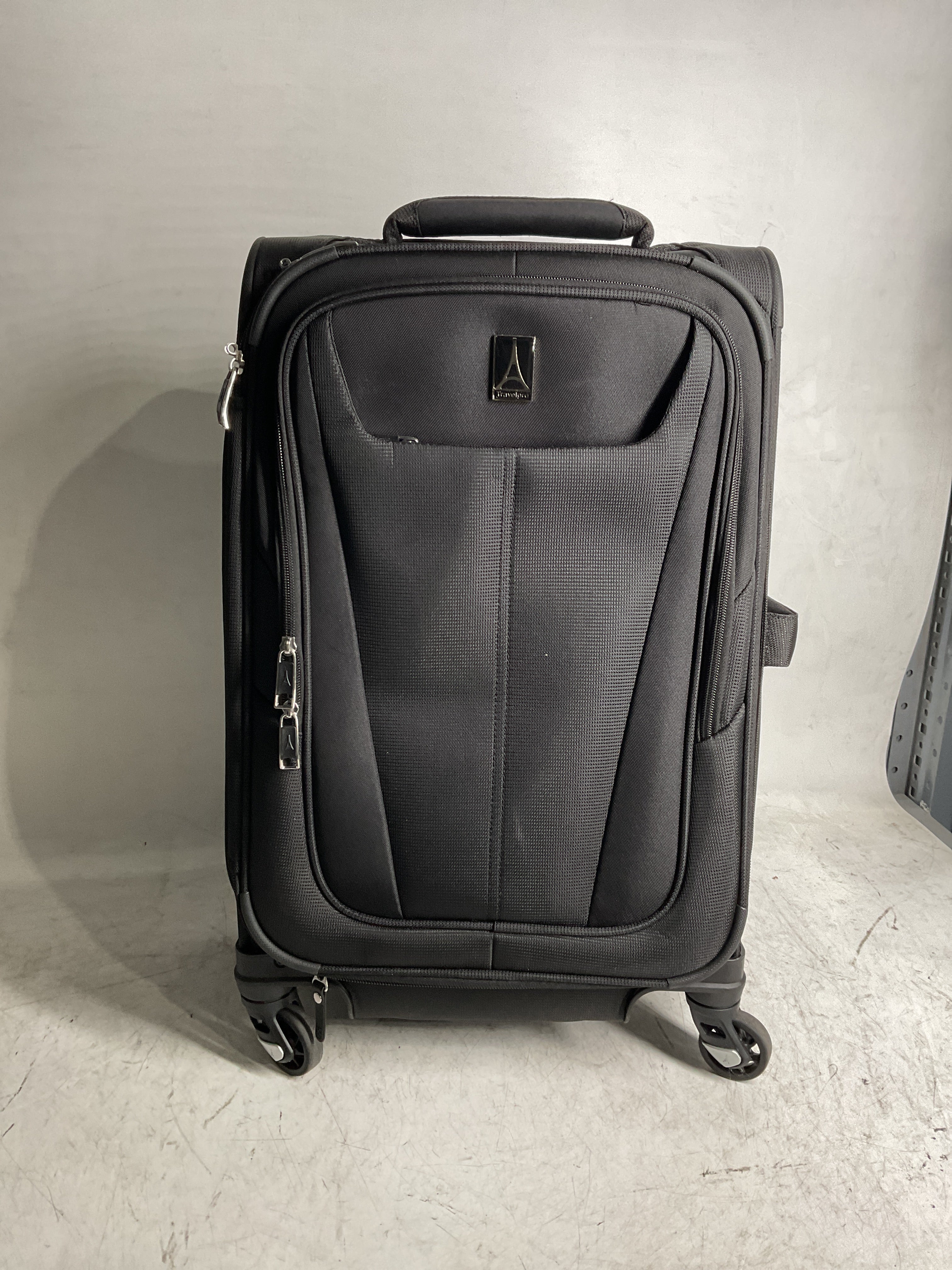Travelpro Maxlite 5 Softside Expandable Luggage with 4 Spinner Wheels, Lightweight Suitcase, Men and Women ( Black , Carry-on 21-Inch ) Black Carry On 21 Inch U85