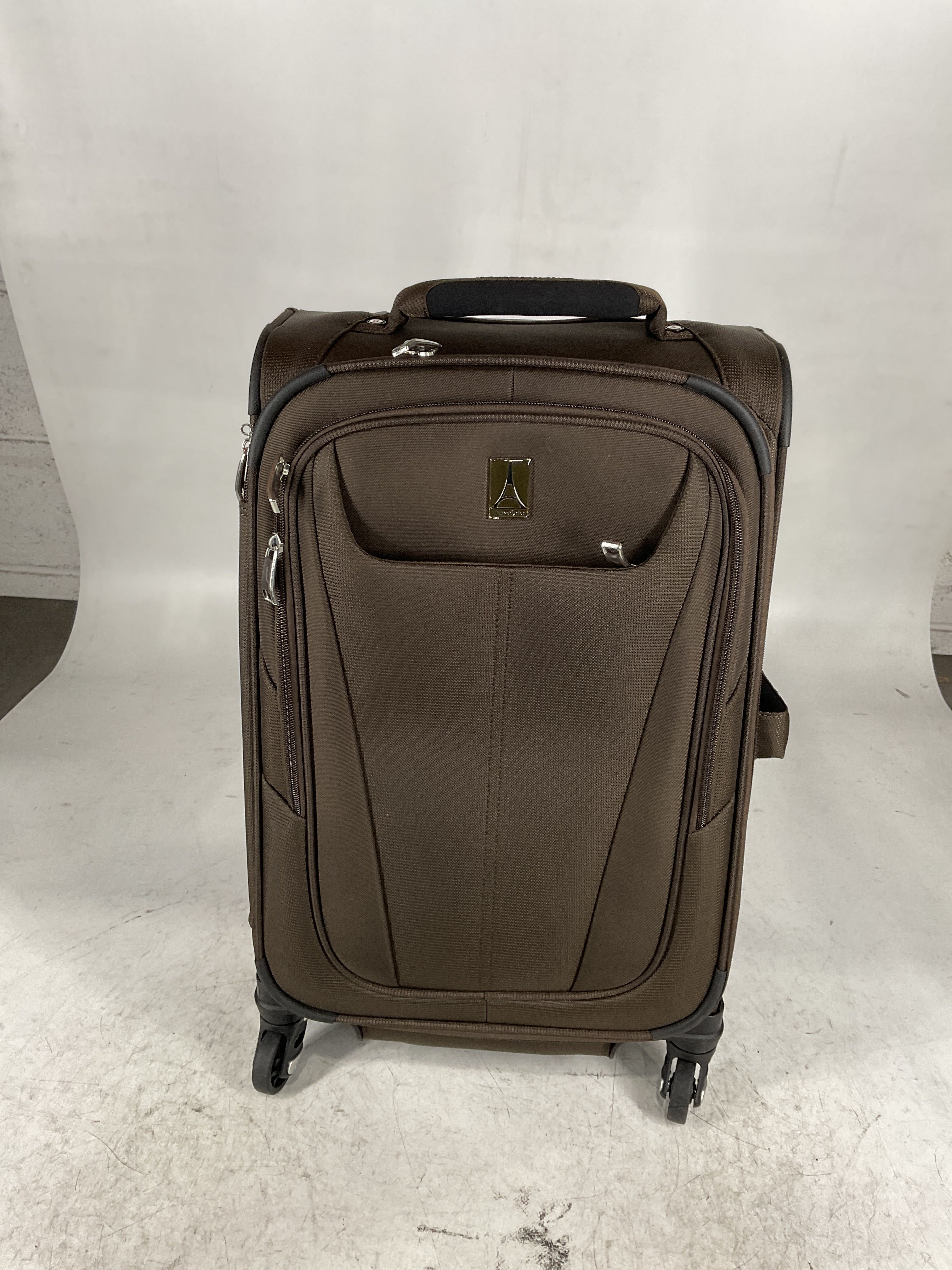 Travelpro Maxlite 5 Softside Expandable Luggage with 4 Spinner Wheels, Lightweight Suitcase, Men and Women U14