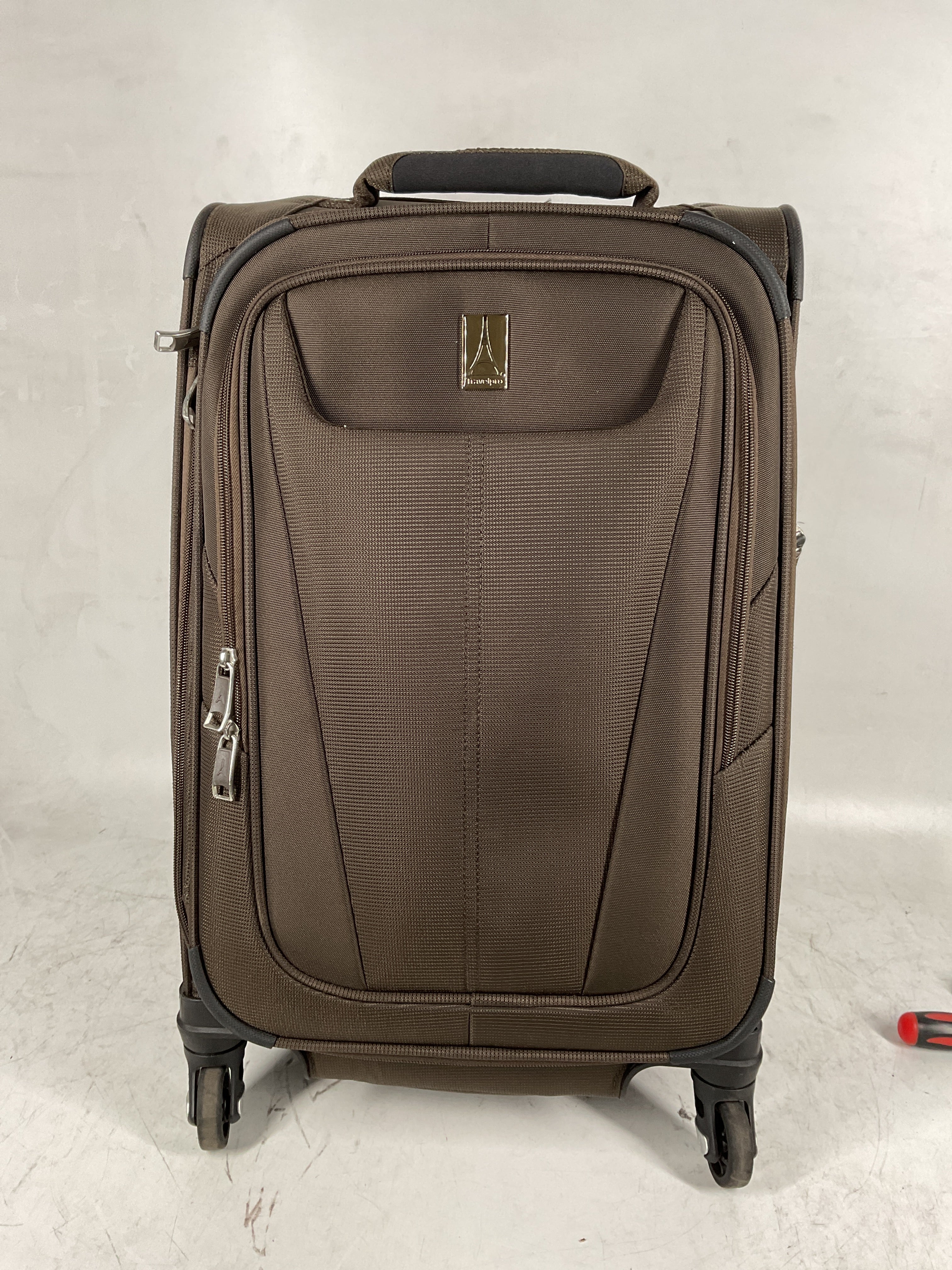 Travelpro Maxlite 5 Softside Expandable Luggage with 4 Spinner Wheels, Lightweight Suitcase, Men and Women Mocha Carry On 21 Inch U16