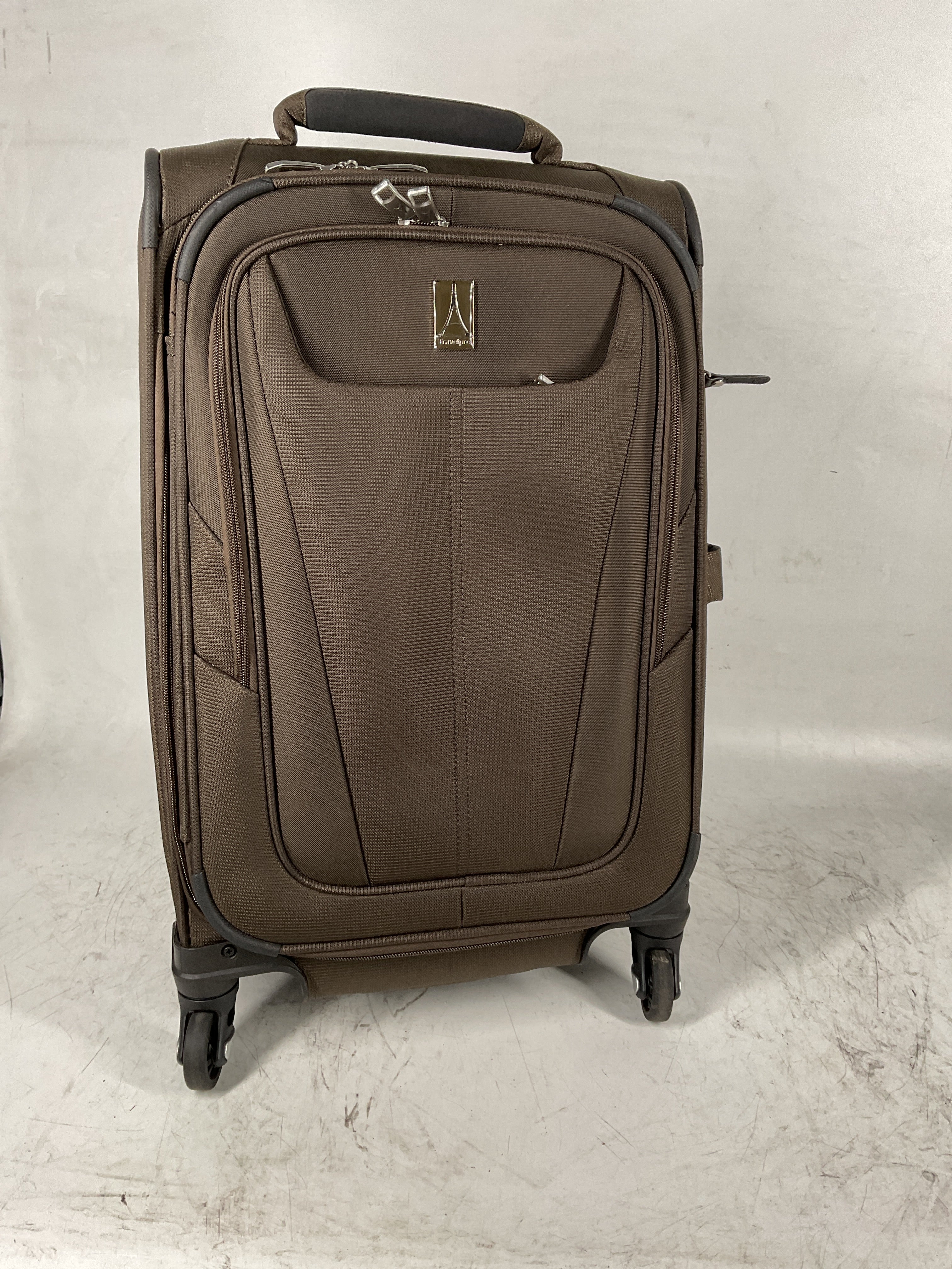 Travelpro Maxlite 5 Softside Expandable Luggage with 4 Spinner Wheels, Lightweight Suitcase, Men and Women Mocha Carry On 21 Inch U19