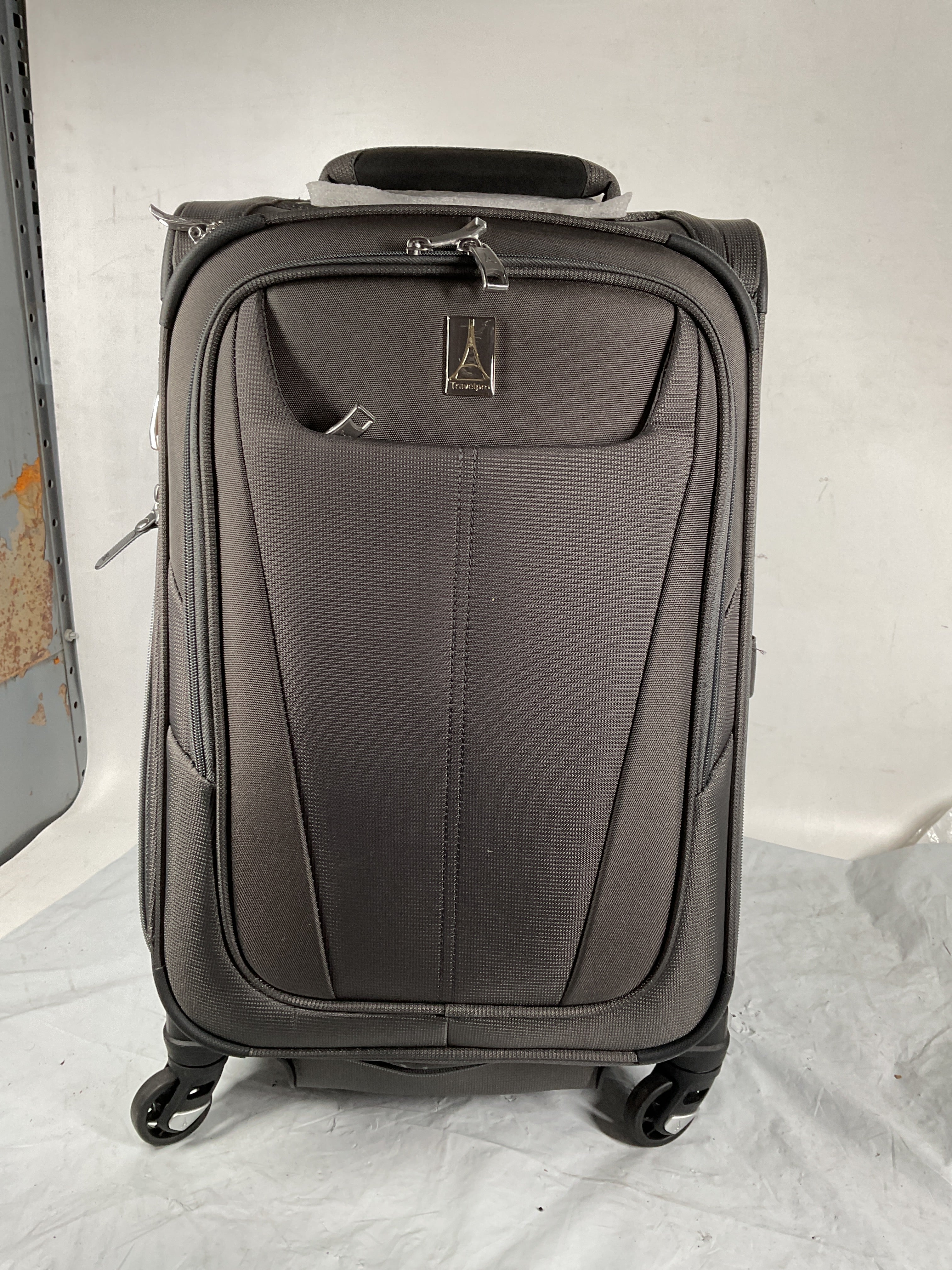 Travelpro Maxlite 5 Softside Expandable Luggage with 4 Spinner Wheels, Lightweight Suitcase, Men and Women ( Shadow Grey , Carry-on 21-Inch ) Shadow Grey Carry On 21 Inch U100