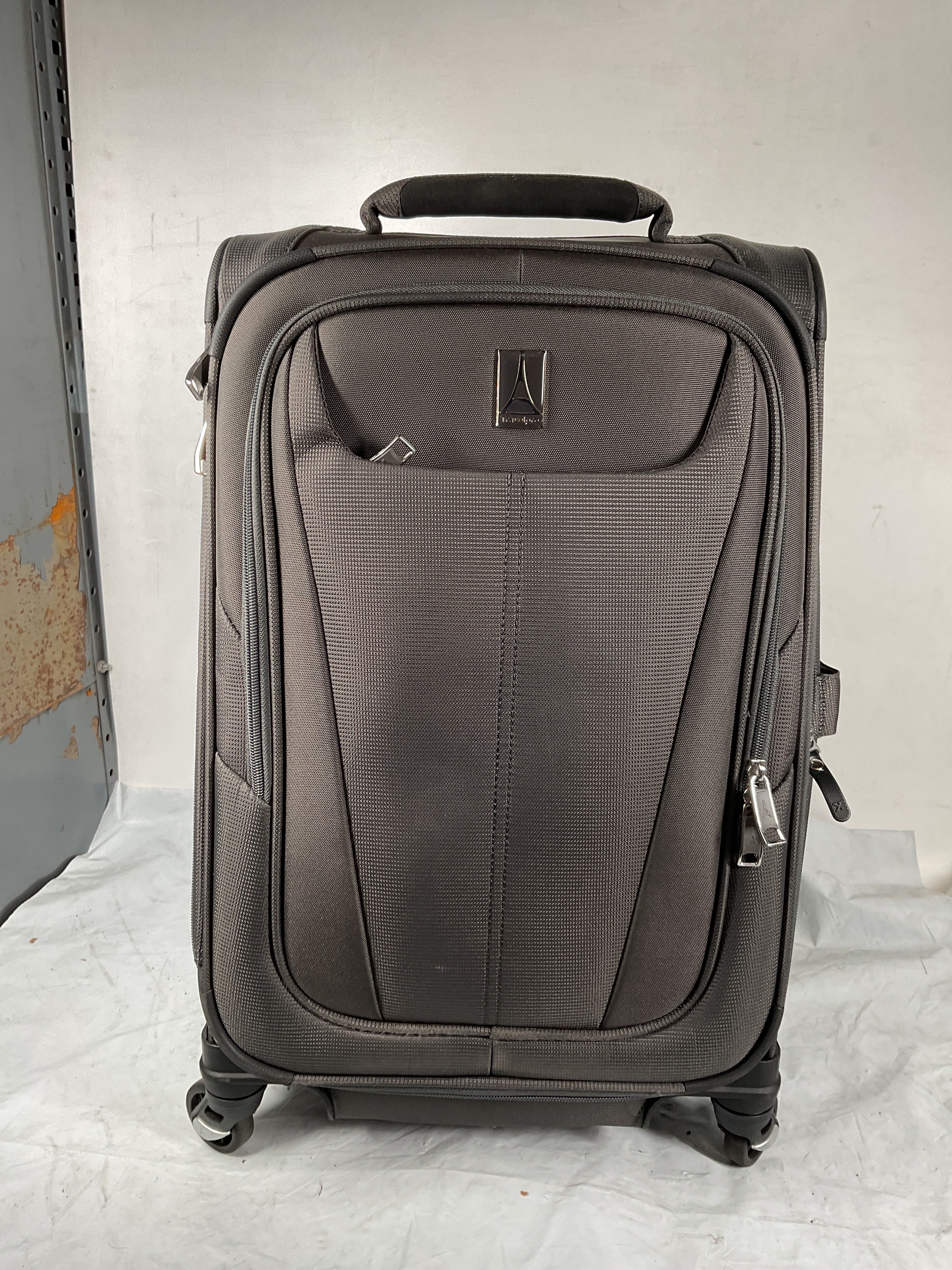 Travelpro Maxlite 5 Softside Expandable Luggage with 4 Spinner Wheels, Lightweight Suitcase, Men and Women ( Shadow Grey , Carry-on 21-Inch ) Shadow Grey Carry On 21 Inch U101