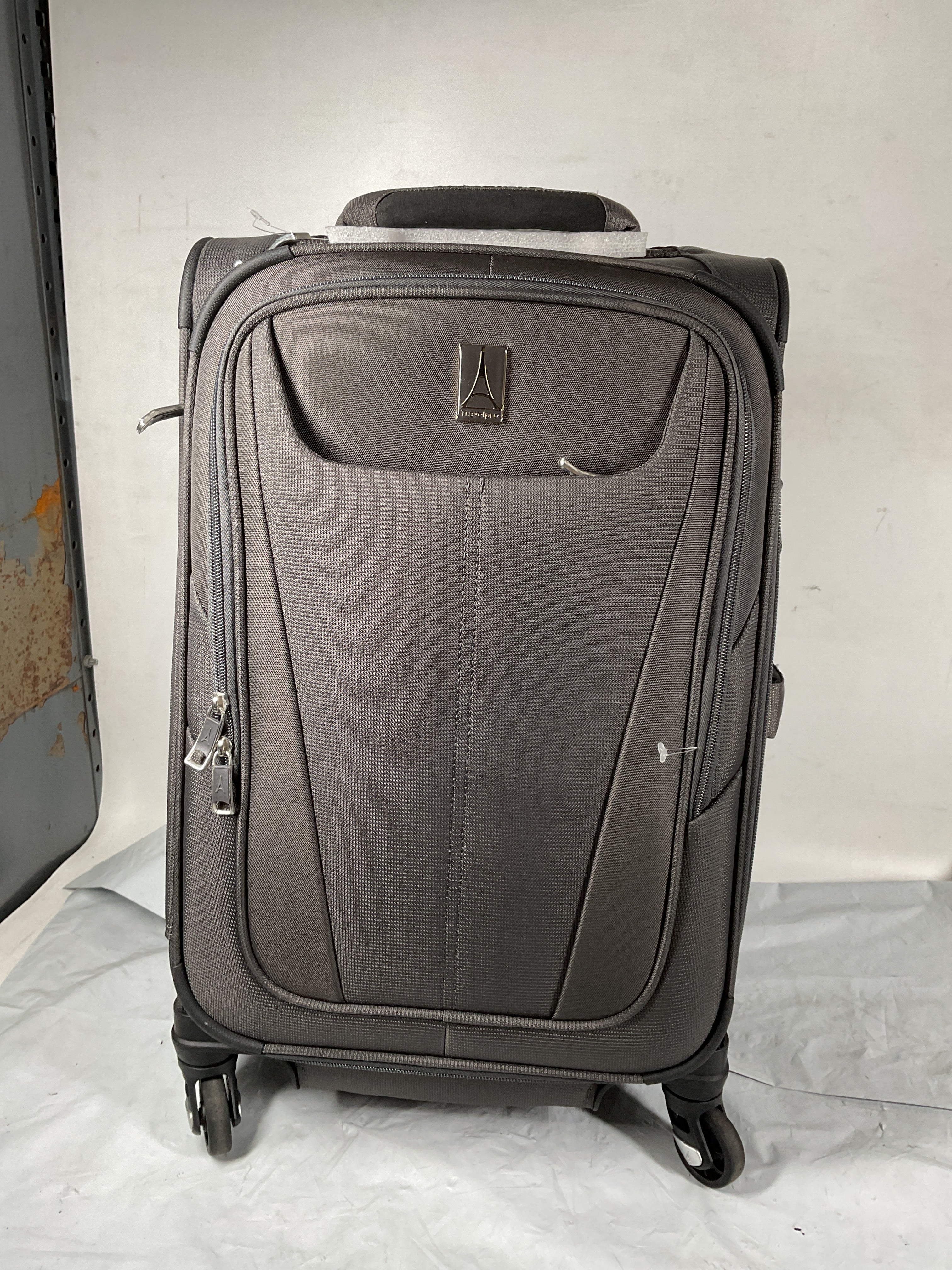 Travelpro Maxlite 5 Softside Expandable Luggage with 4 Spinner Wheels, Lightweight Suitcase, Men and Women ( Shadow Grey , Carry-on 21-Inch ) Shadow Grey Carry On 21 Inch U103