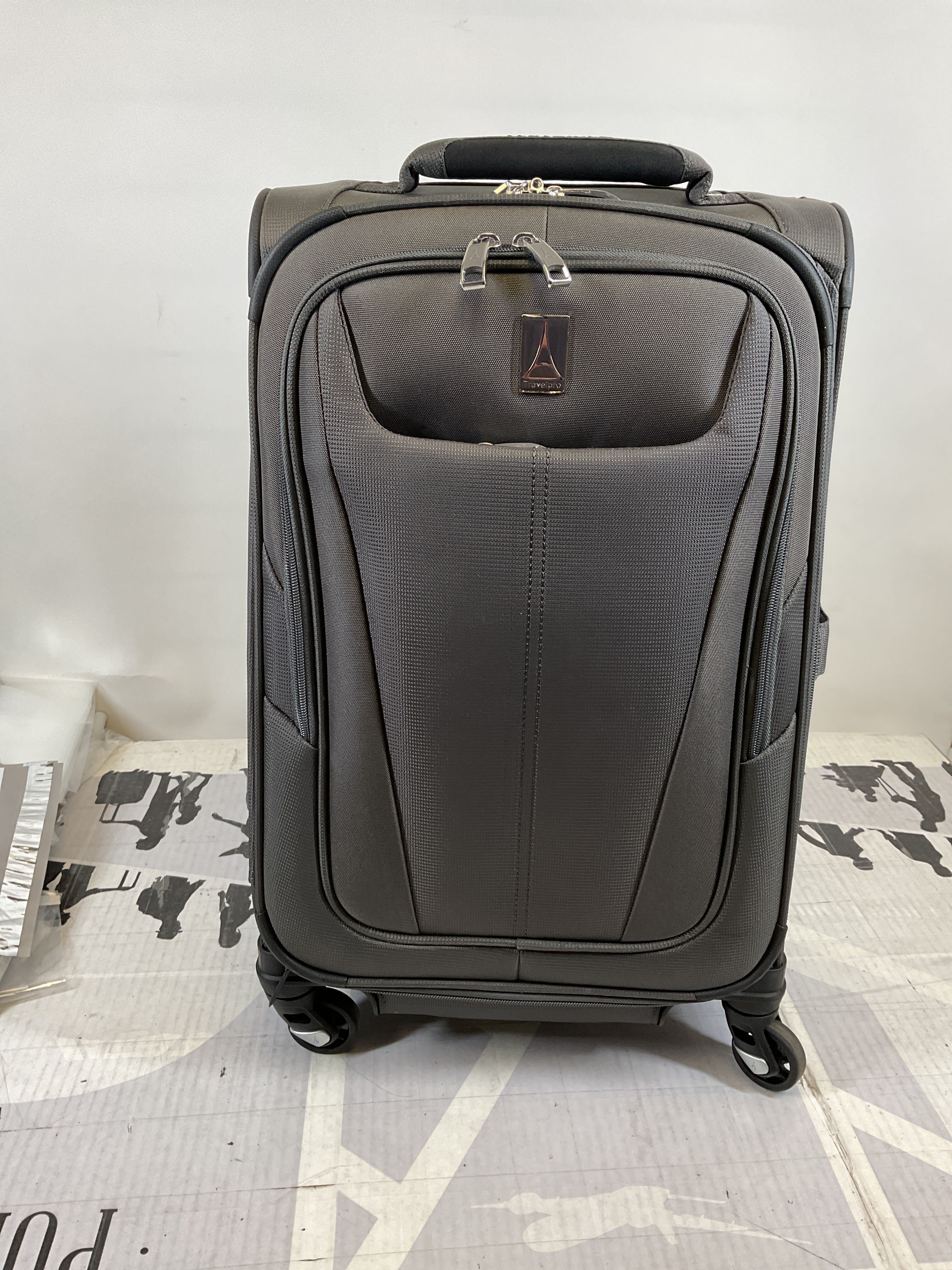 Travelpro Maxlite 5 Softside Expandable Luggage with 4 Spinner Wheels, Lightweight Suitcase, Men and Women ( Shadow Grey , Carry-on 21-Inch ) Shadow Grey Carry On 21 Inch U105