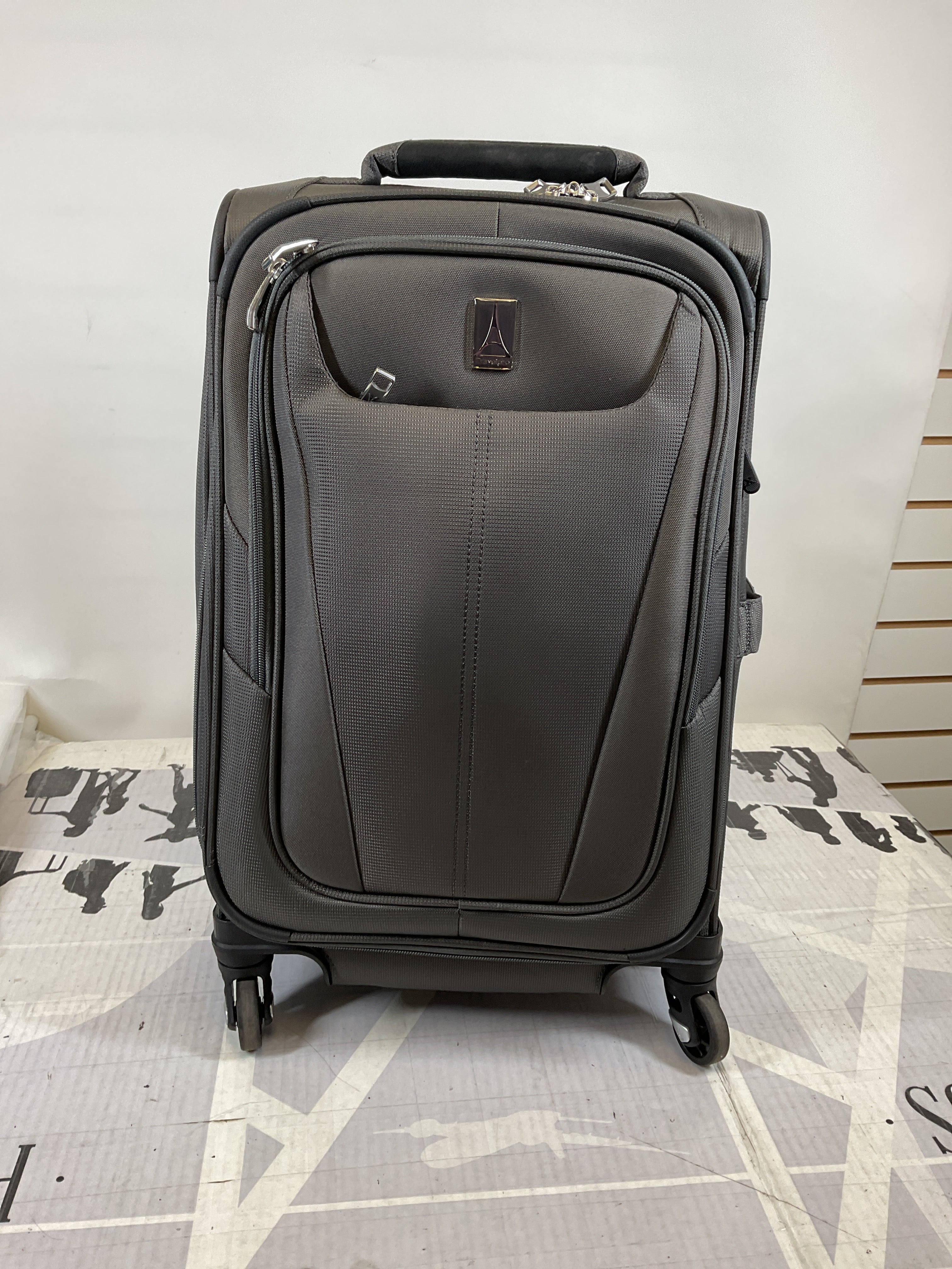 Travelpro Maxlite 5 Softside Expandable Luggage with 4 Spinner Wheels, Lightweight Suitcase, Men and Women ( Shadow Grey , Carry-on 21-Inch ) Shadow Grey Carry On 21 Inch U107