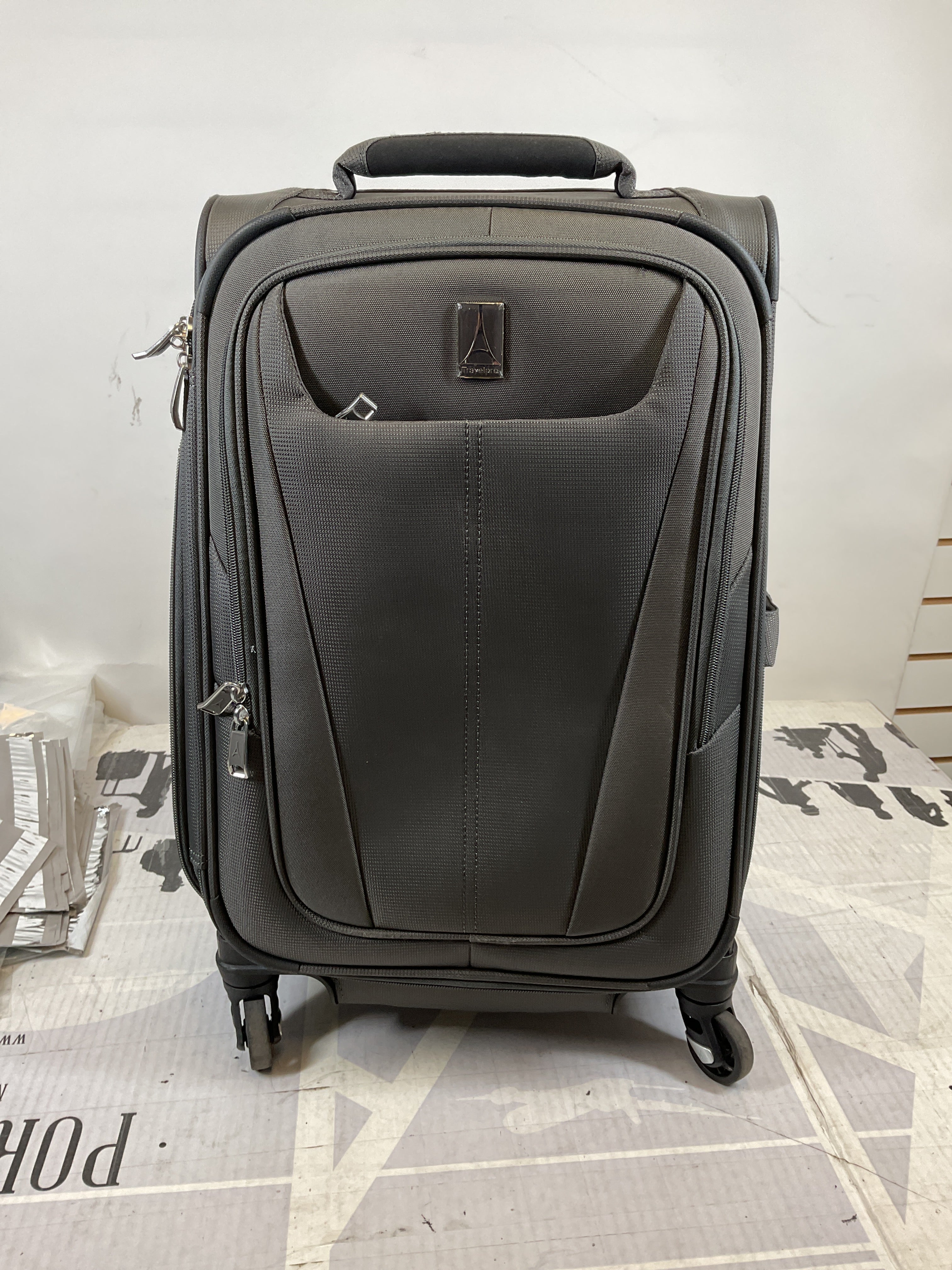 Travelpro Maxlite 5 Softside Expandable Luggage with 4 Spinner Wheels, Lightweight Suitcase, Men and Women ( Shadow Grey , Carry-on 21-Inch ) Shadow Grey Carry On 21 Inch U110