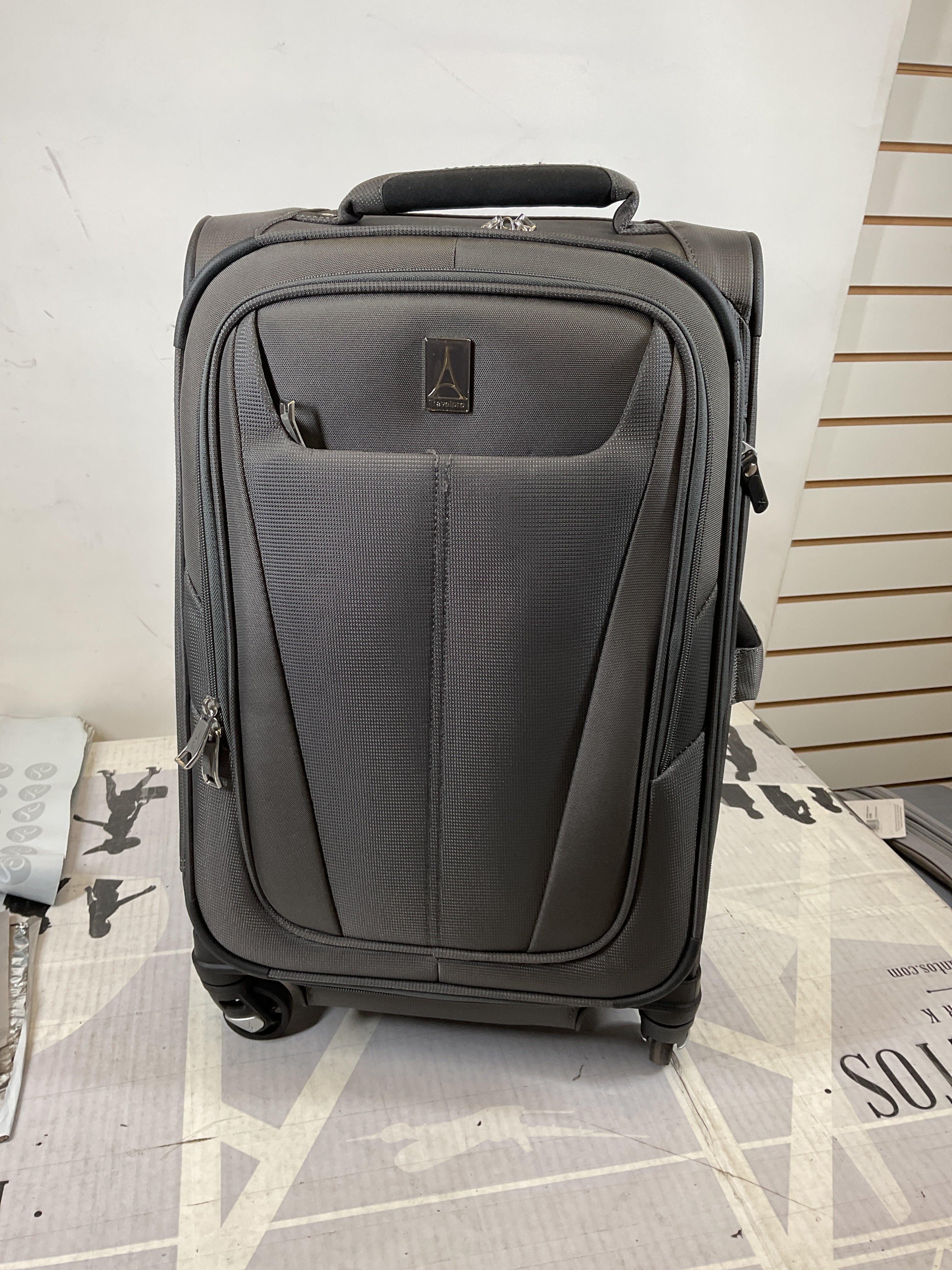 Travelpro Maxlite 5 Softside Expandable Luggage with 4 Spinner Wheels, Lightweight Suitcase, Men and Women ( Shadow Grey , Carry-on 21-Inch ) Shadow Grey Carry On 21 Inch U111