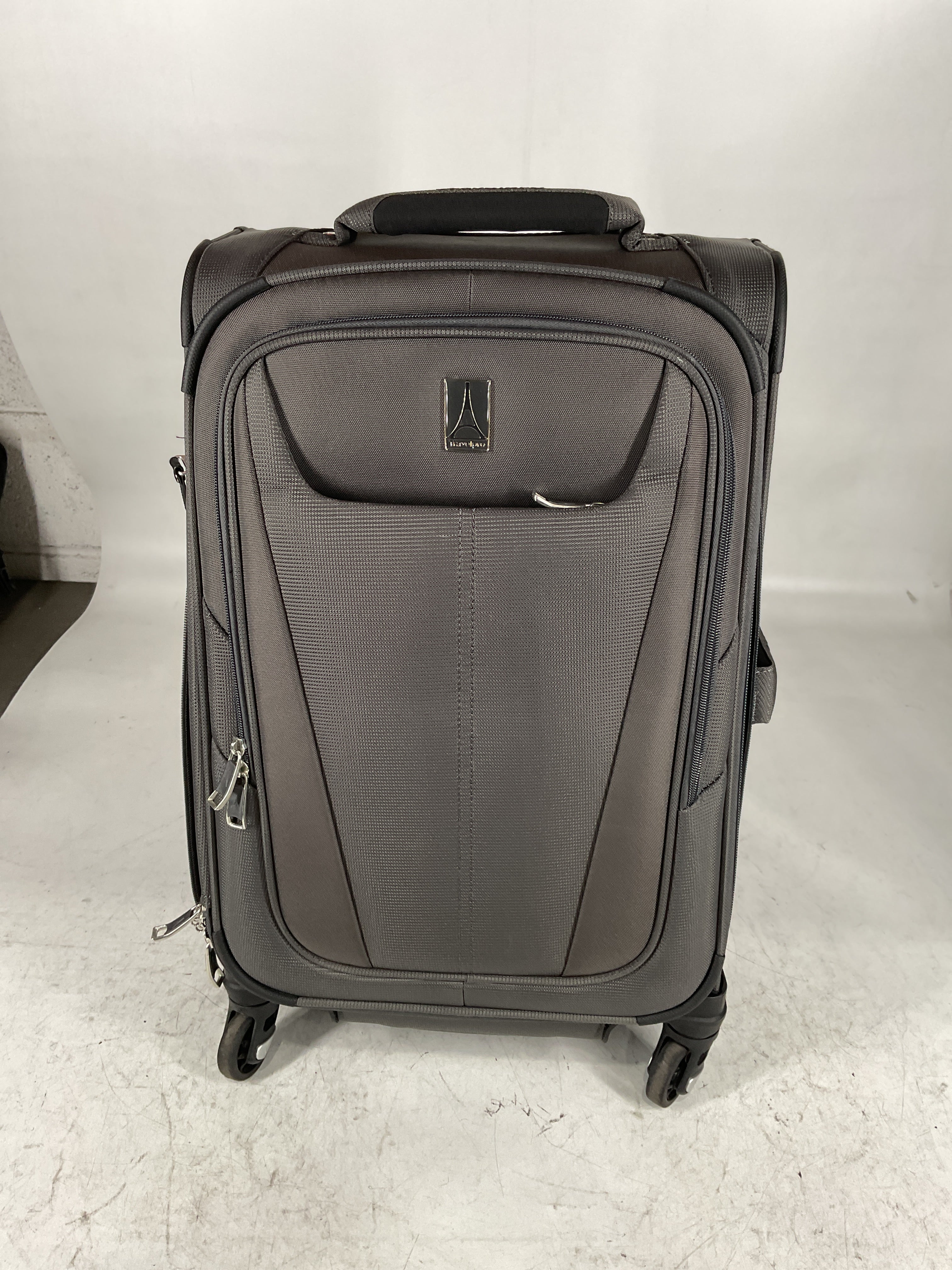 Travelpro Maxlite 5 Softside Expandable Luggage with 4 Spinner Wheels, Lightweight Suitcase, Men and Women U12