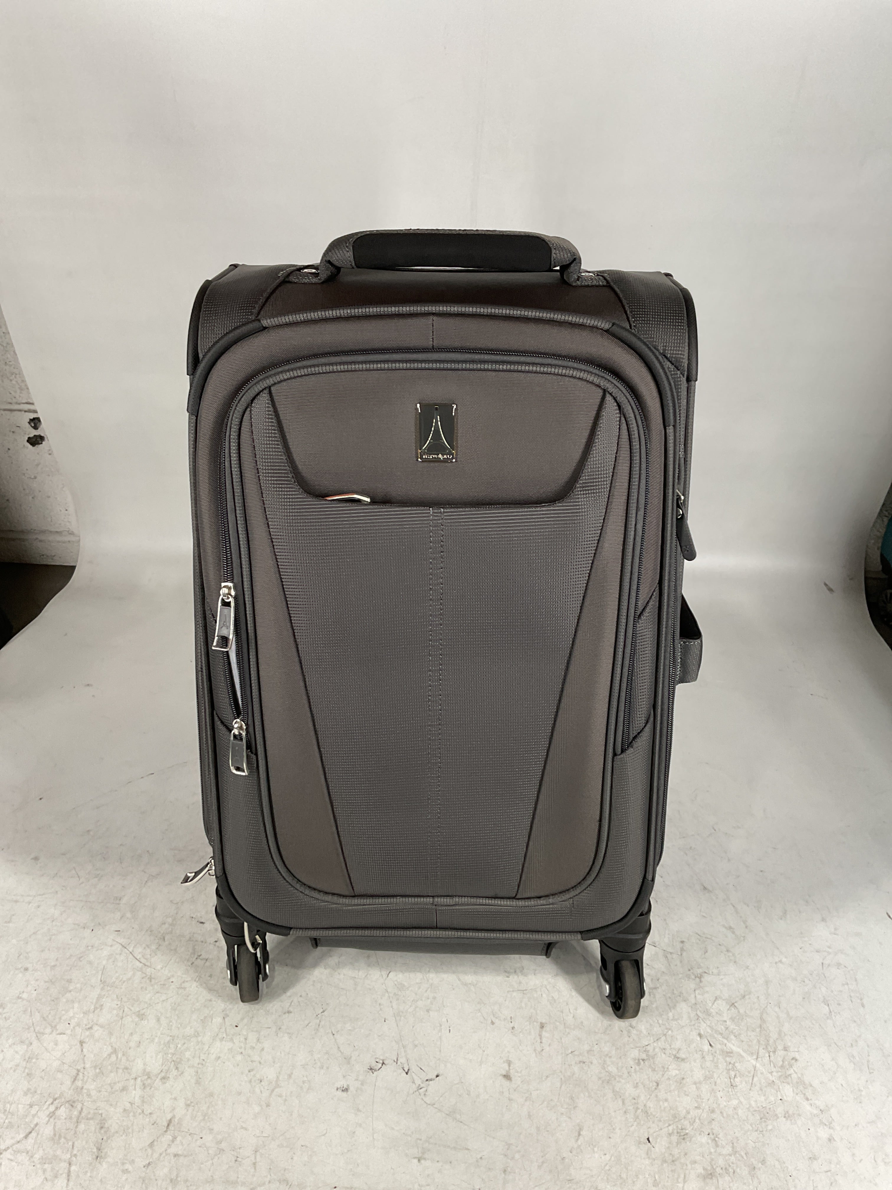 Travelpro Maxlite 5 Softside Expandable Luggage with 4 Spinner Wheels, Lightweight Suitcase, Men and Women U14