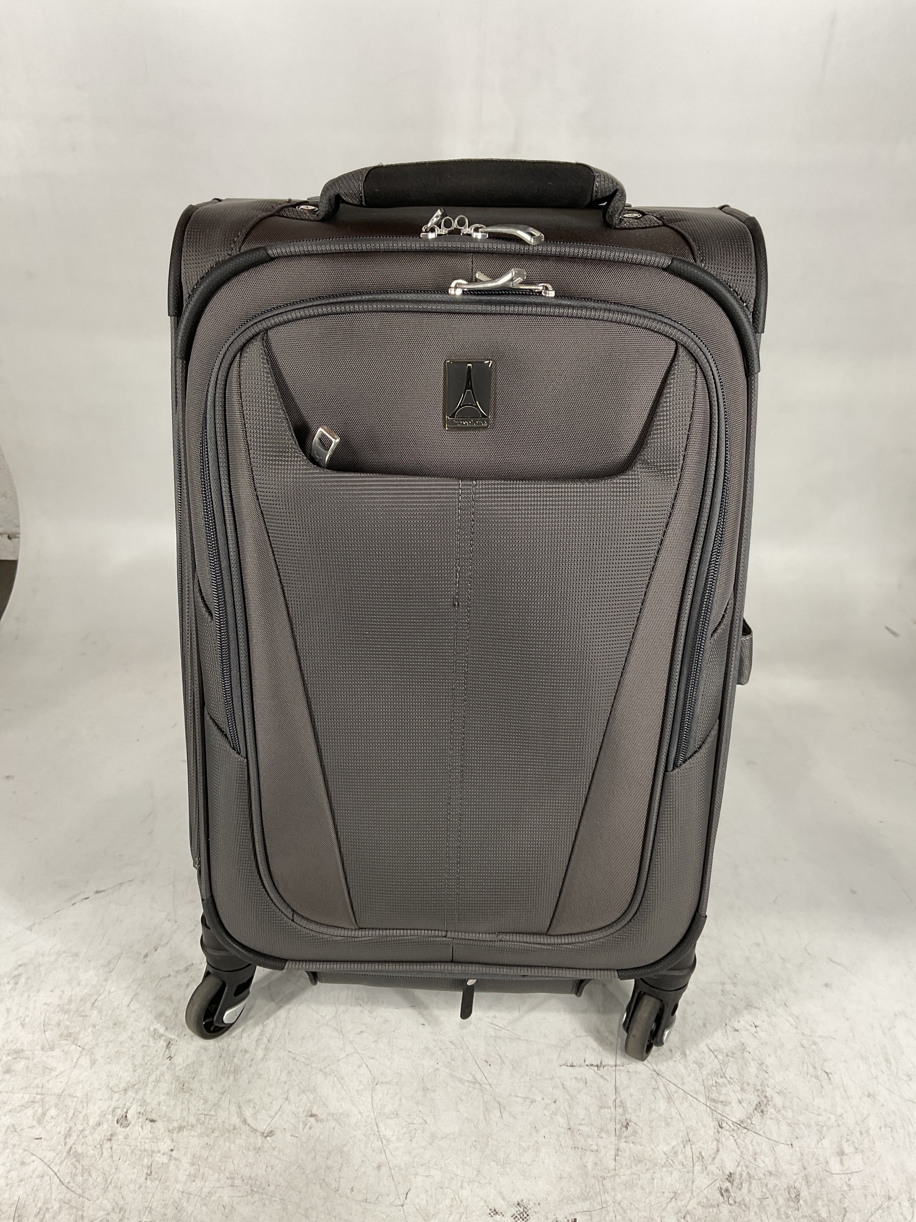 Travelpro Maxlite 5 Softside Expandable Luggage with 4 Spinner Wheels, Lightweight Suitcase, Men and Women U16