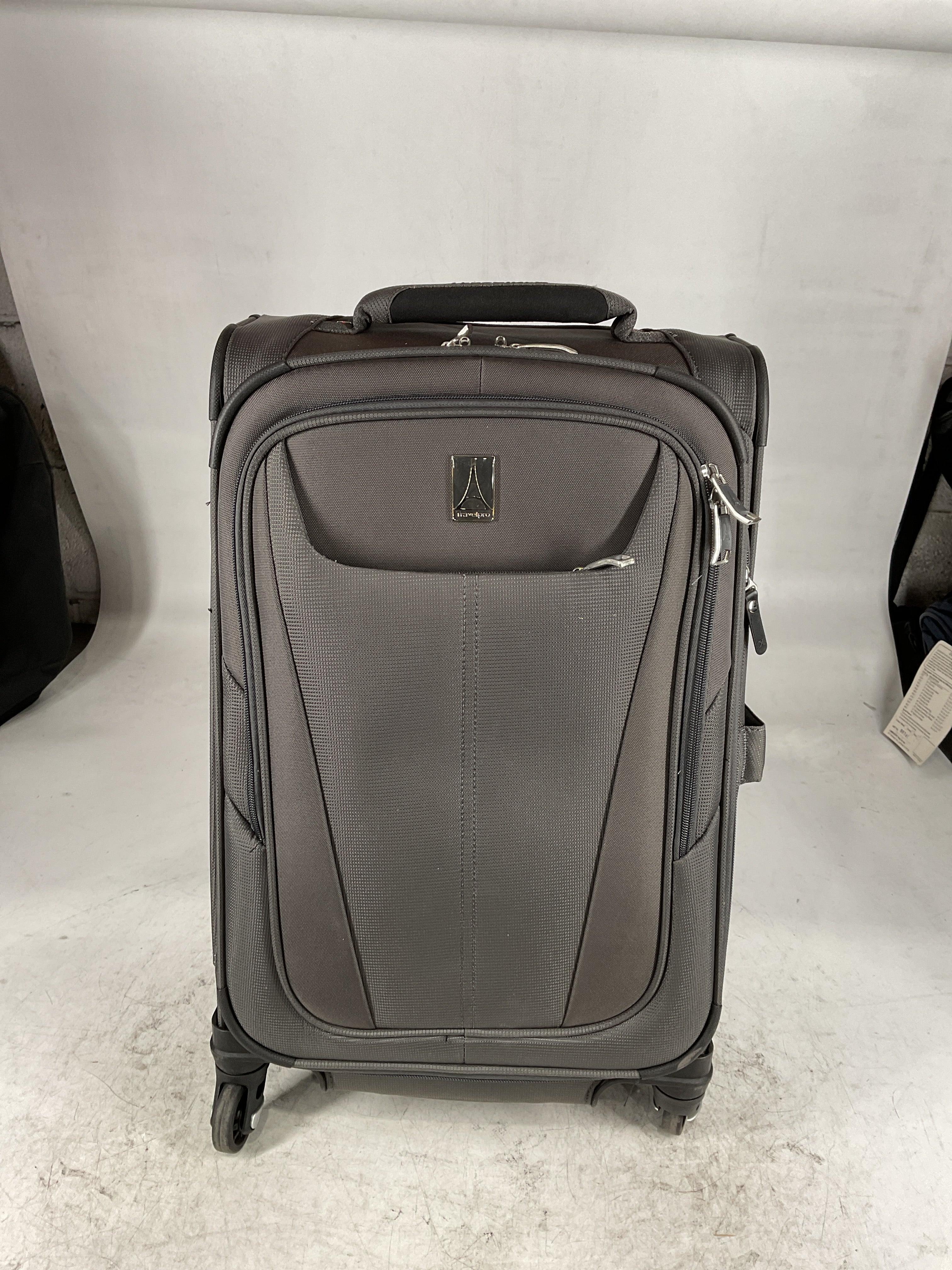 Travelpro Maxlite 5 Softside Expandable Luggage with 4 Spinner Wheels, Lightweight Suitcase, Men and Women Shadow Grey Carry On 21 Inch U22