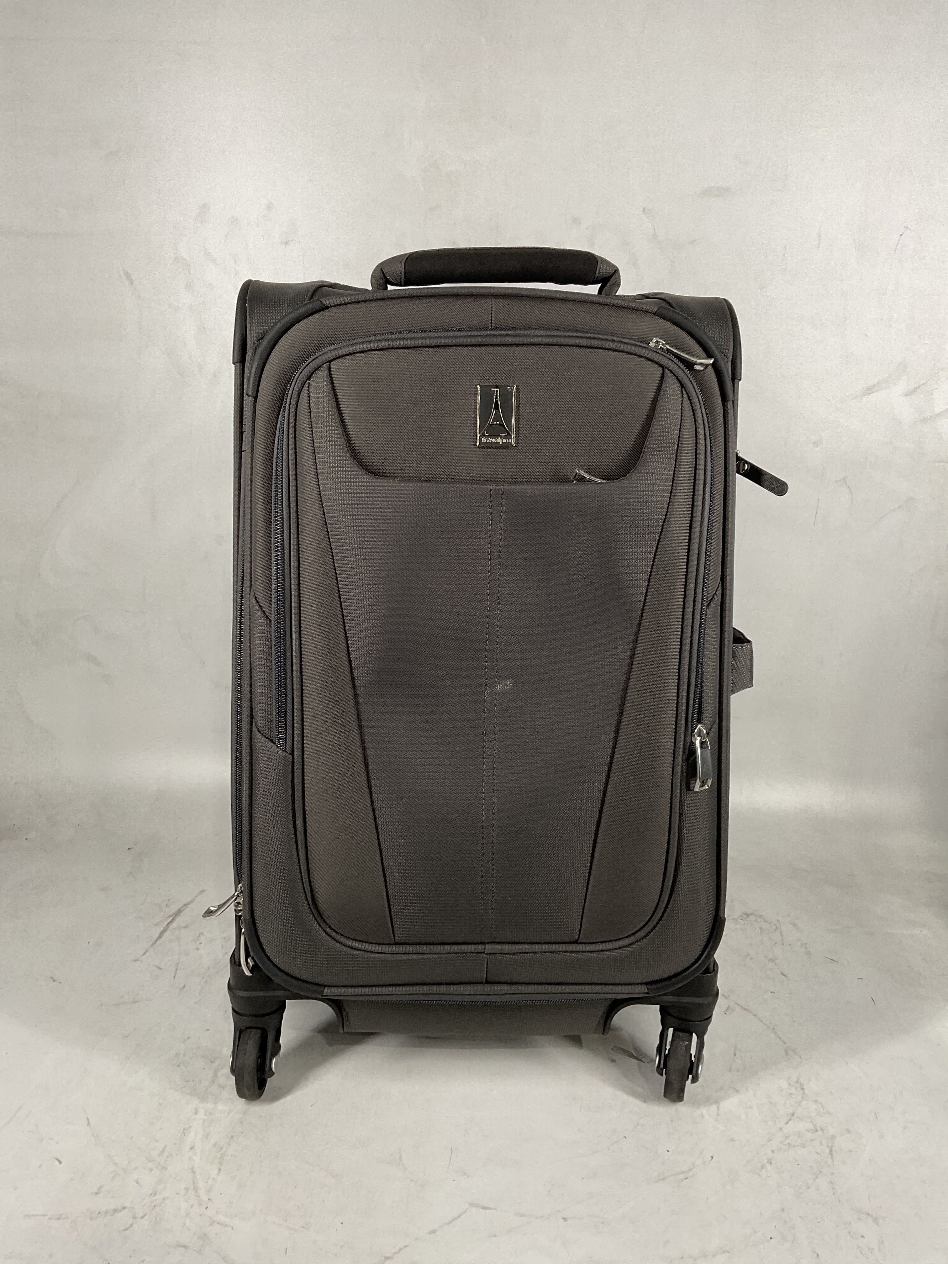 Travelpro Maxlite 5 Softside Expandable Luggage with 4 Spinner Wheels, Lightweight Suitcase, Men and Women Shadow Grey Carry On 21 Inch U33