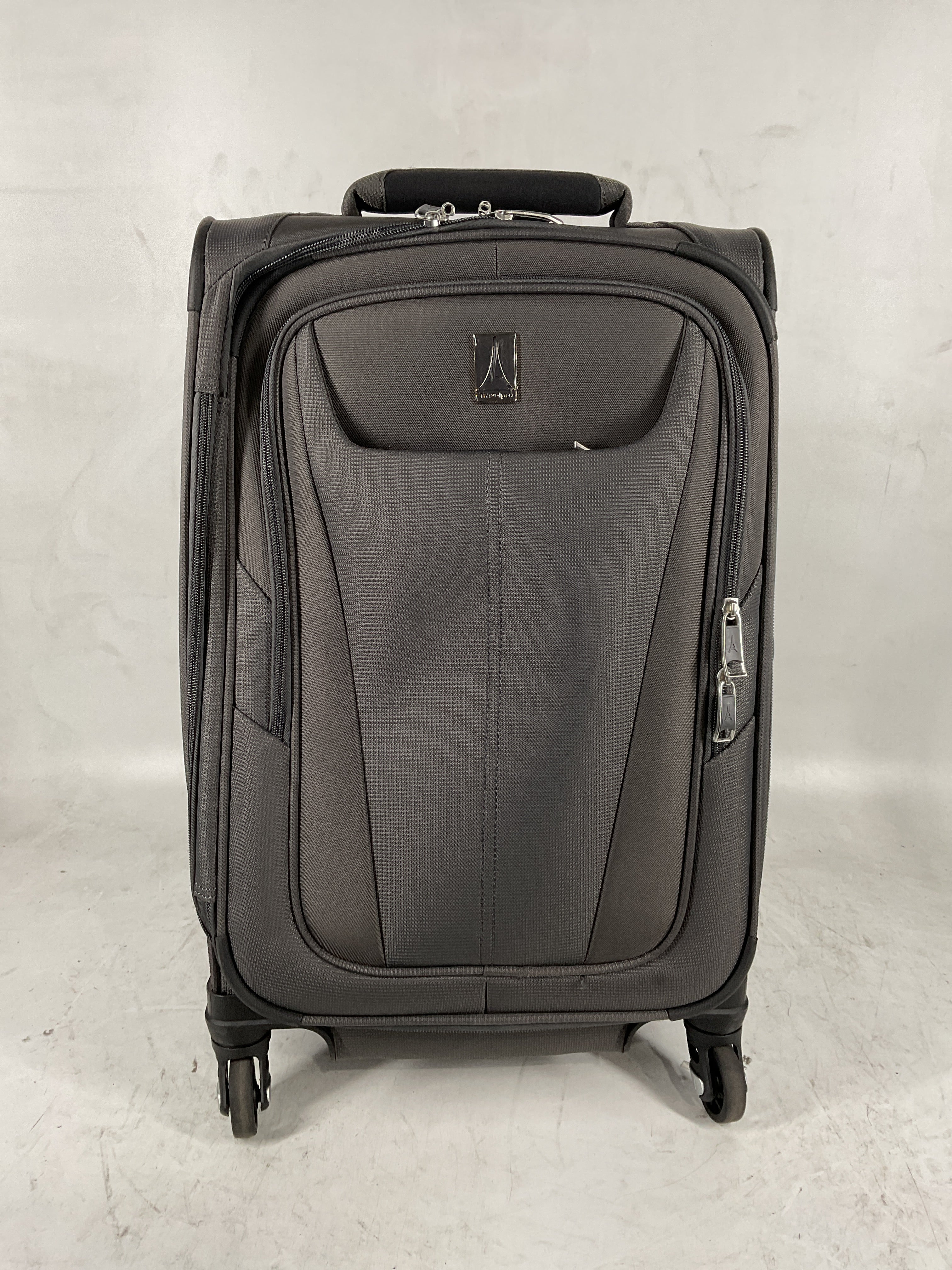 Travelpro Maxlite 5 Softside Expandable Luggage with 4 Spinner Wheels, Lightweight Suitcase, Men and Women Shadow Grey Carry On 21 Inch U34