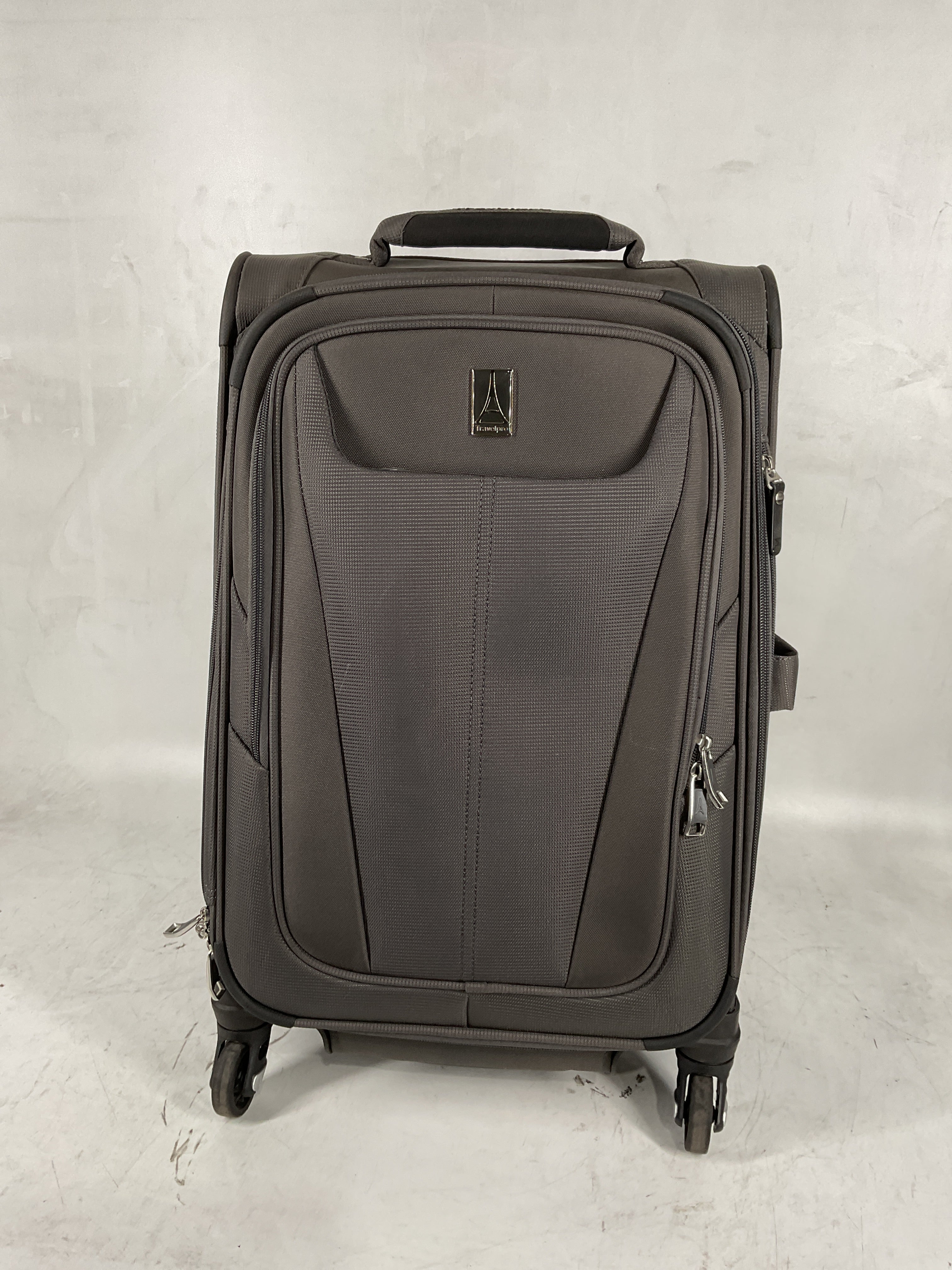 Travelpro Maxlite 5 Softside Expandable Luggage with 4 Spinner Wheels, Lightweight Suitcase, Men and Women Shadow Grey Carry On 21 Inch U35