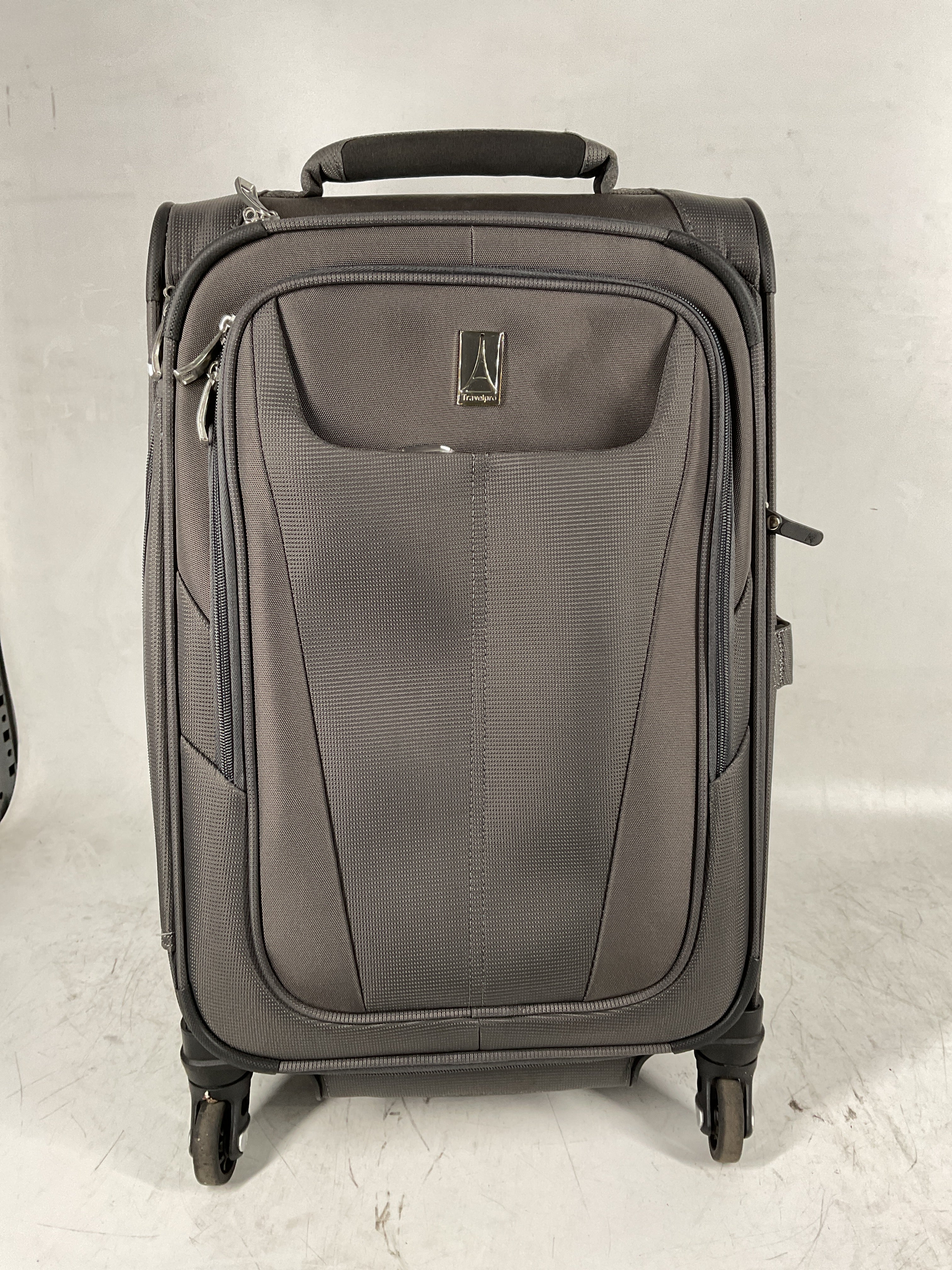 Travelpro Maxlite 5 Softside Expandable Luggage with 4 Spinner Wheels, Lightweight Suitcase, Men and Women Shadow Grey Carry On 21 Inch U40