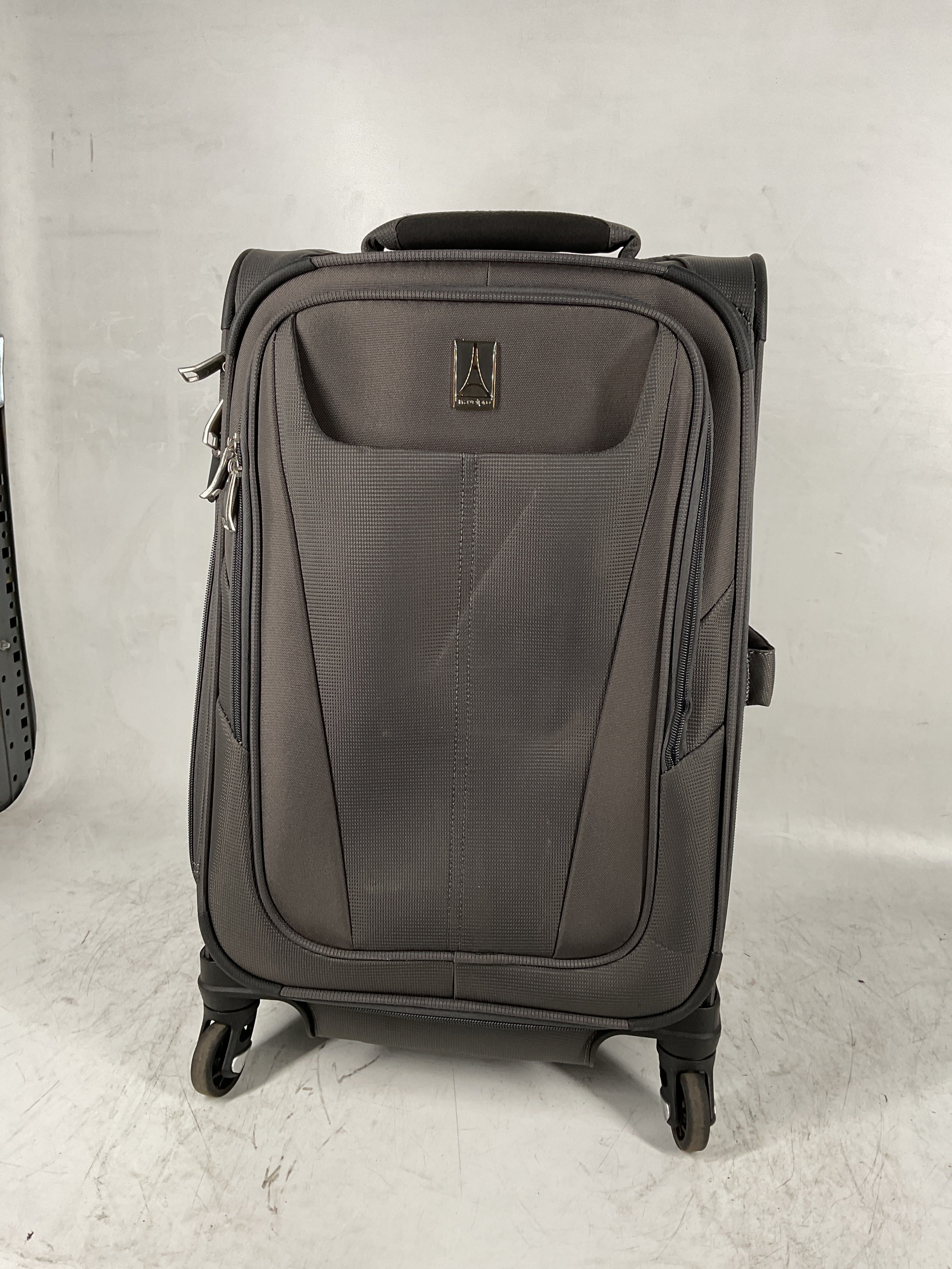Travelpro Maxlite 5 Softside Expandable Luggage with 4 Spinner Wheels, Lightweight Suitcase, Men and Women Shadow Grey Carry On 21 Inch U42