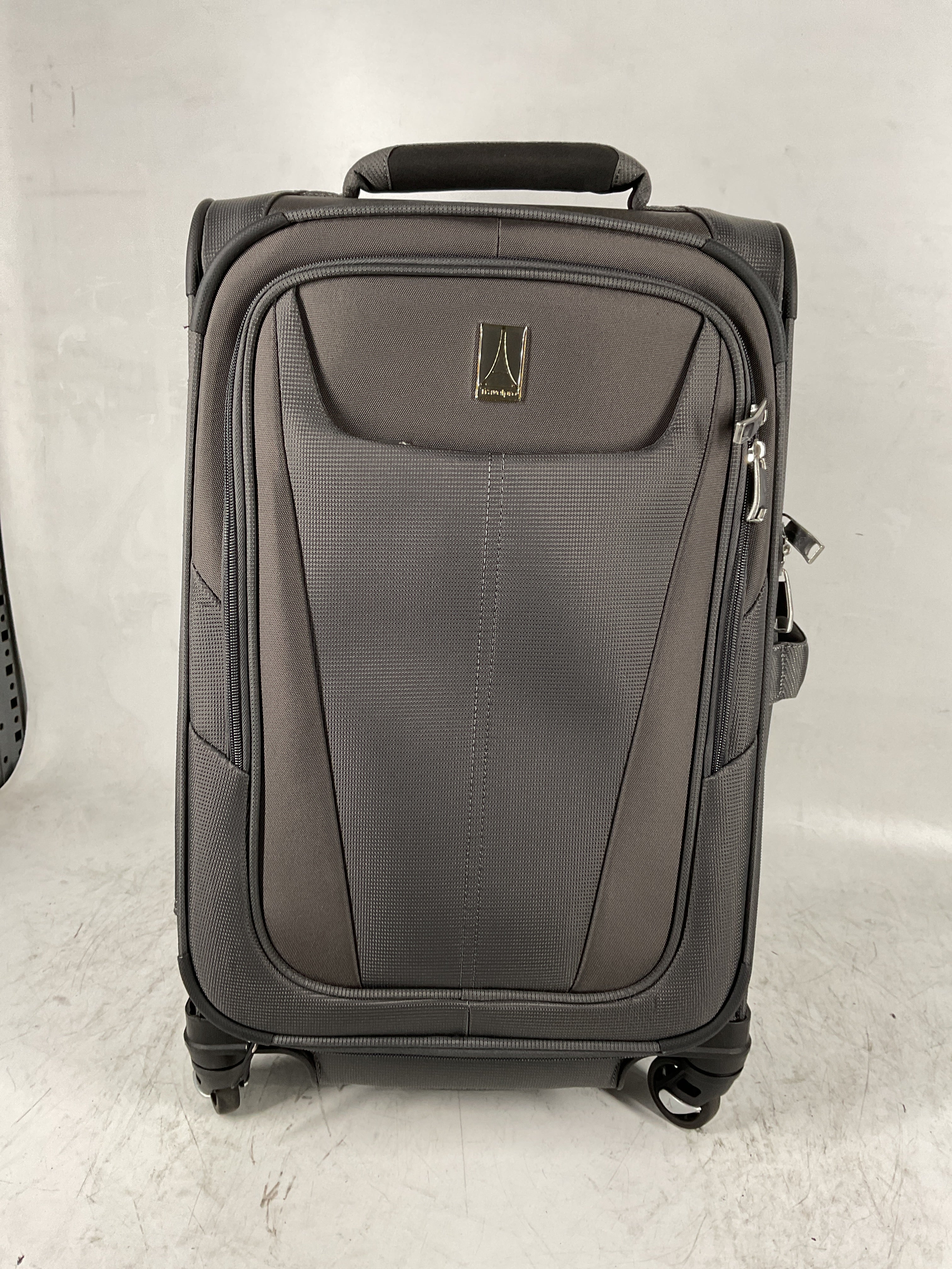 Travelpro Maxlite 5 Softside Expandable Luggage with 4 Spinner Wheels, Lightweight Suitcase, Men and Women Shadow Grey Carry On 21 Inch U43