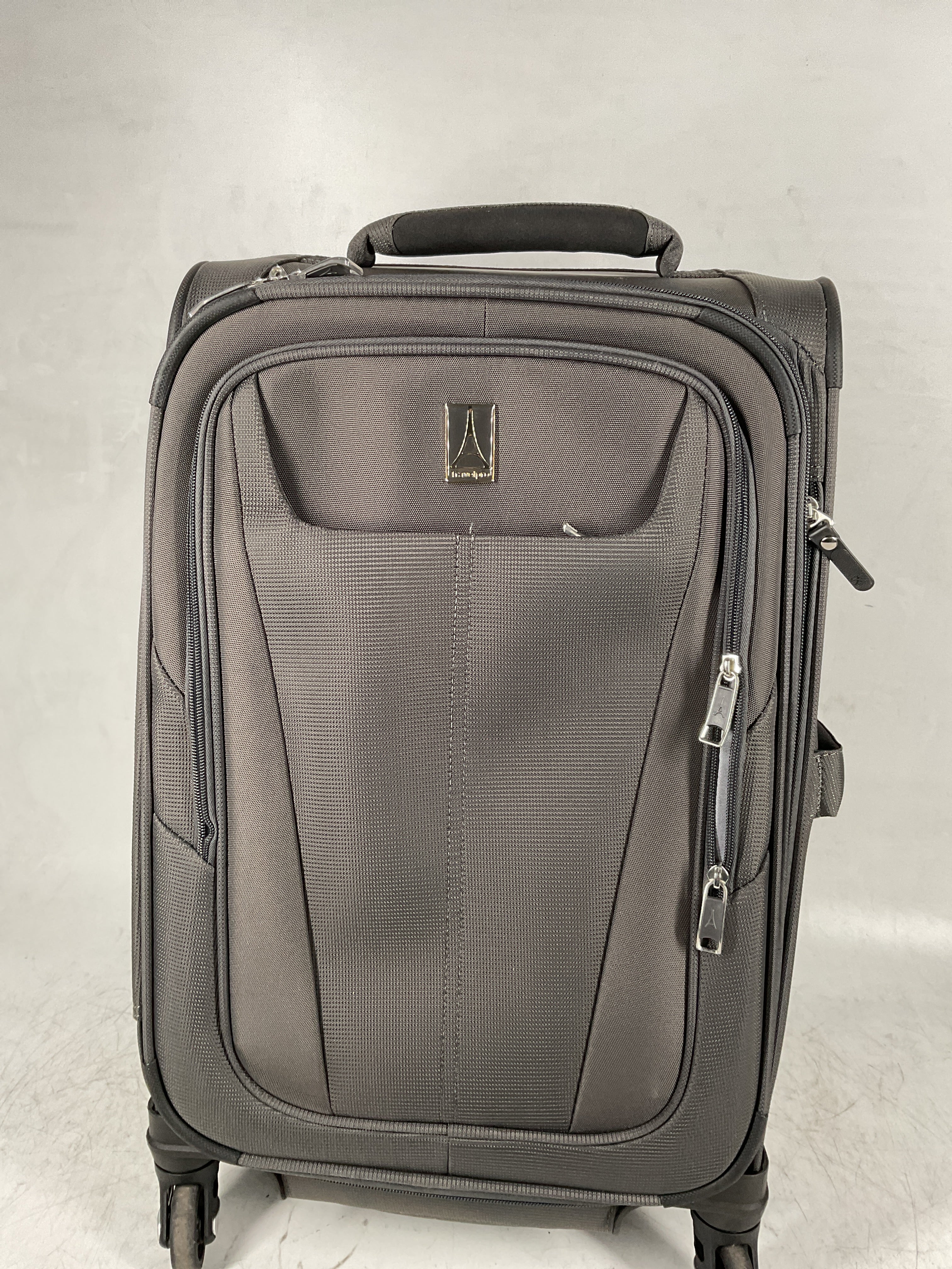 Travelpro Maxlite 5 Softside Expandable Luggage with 4 Spinner Wheels, Lightweight Suitcase, Men and Women Shadow Grey Carry On 21 Inch U45