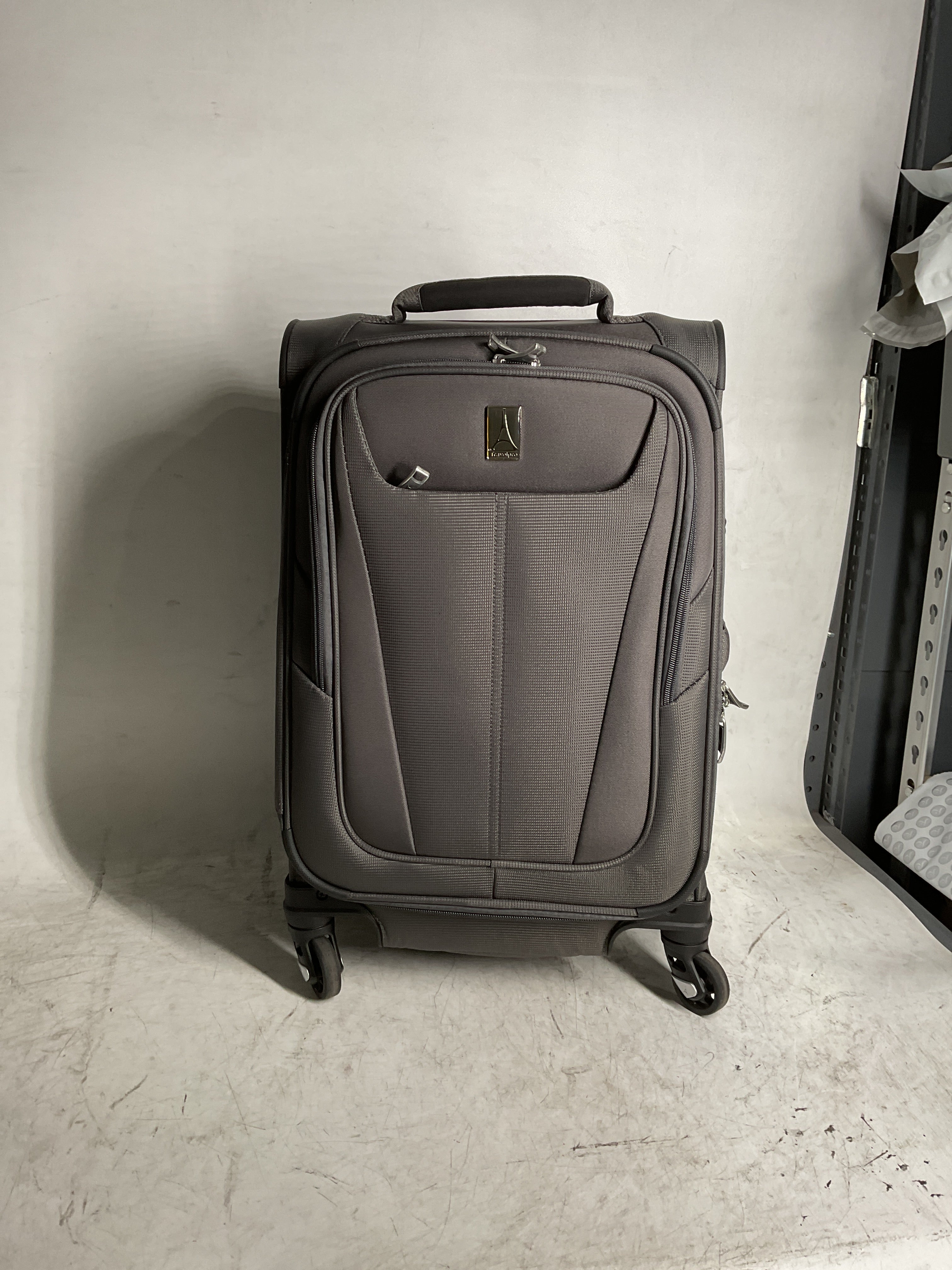 Travelpro Maxlite 5 Softside Expandable Luggage with 4 Spinner Wheels, Lightweight Suitcase, Men and Women ( Shadow Grey , Carry-on 21-Inch ) Shadow Grey Carry On 21 Inch U58