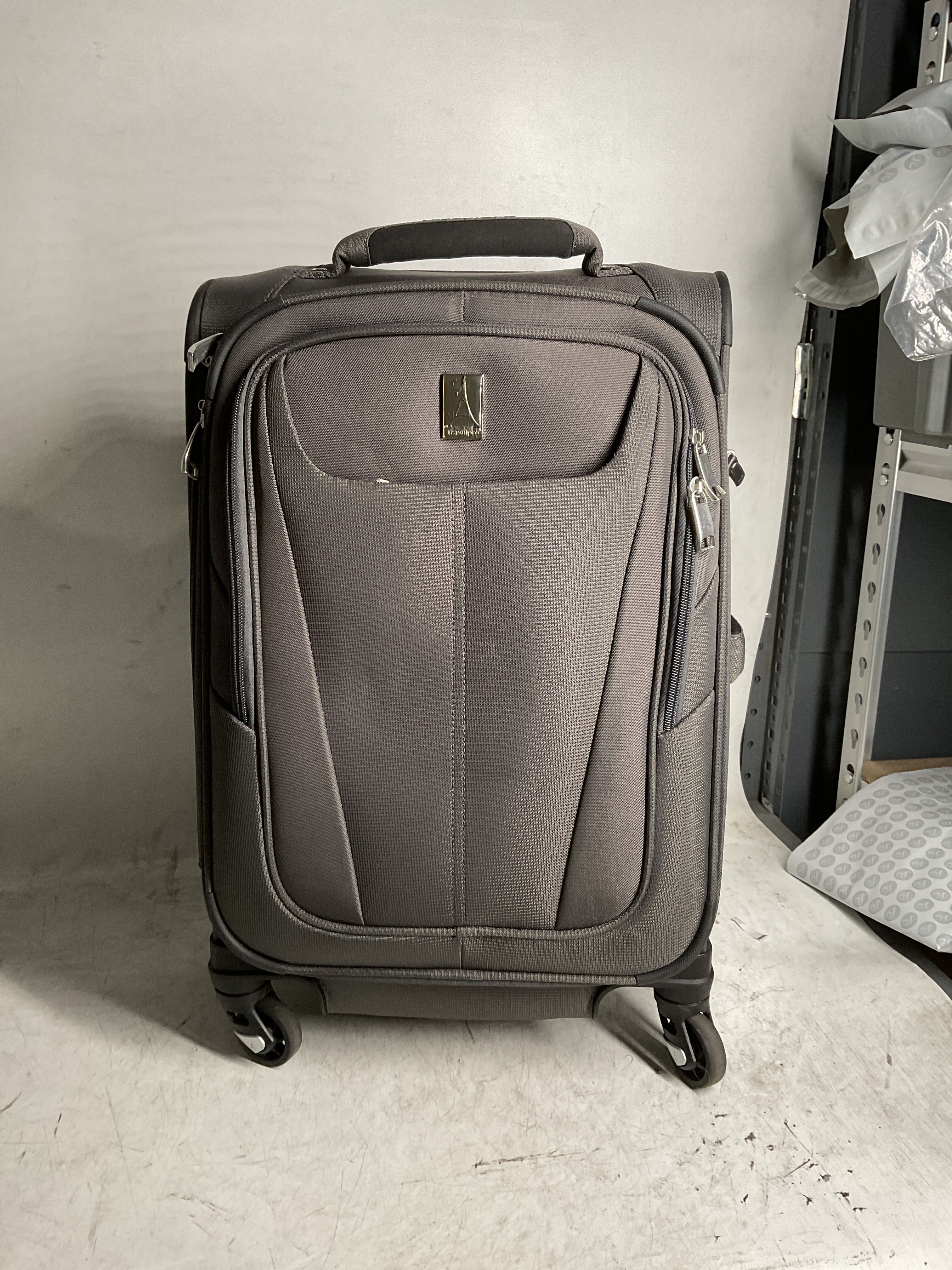 Travelpro Maxlite 5 Softside Expandable Luggage with 4 Spinner Wheels, Lightweight Suitcase, Men and Women ( Shadow Grey , Carry-on 21-Inch ) Shadow Grey Carry On 21 Inch U59