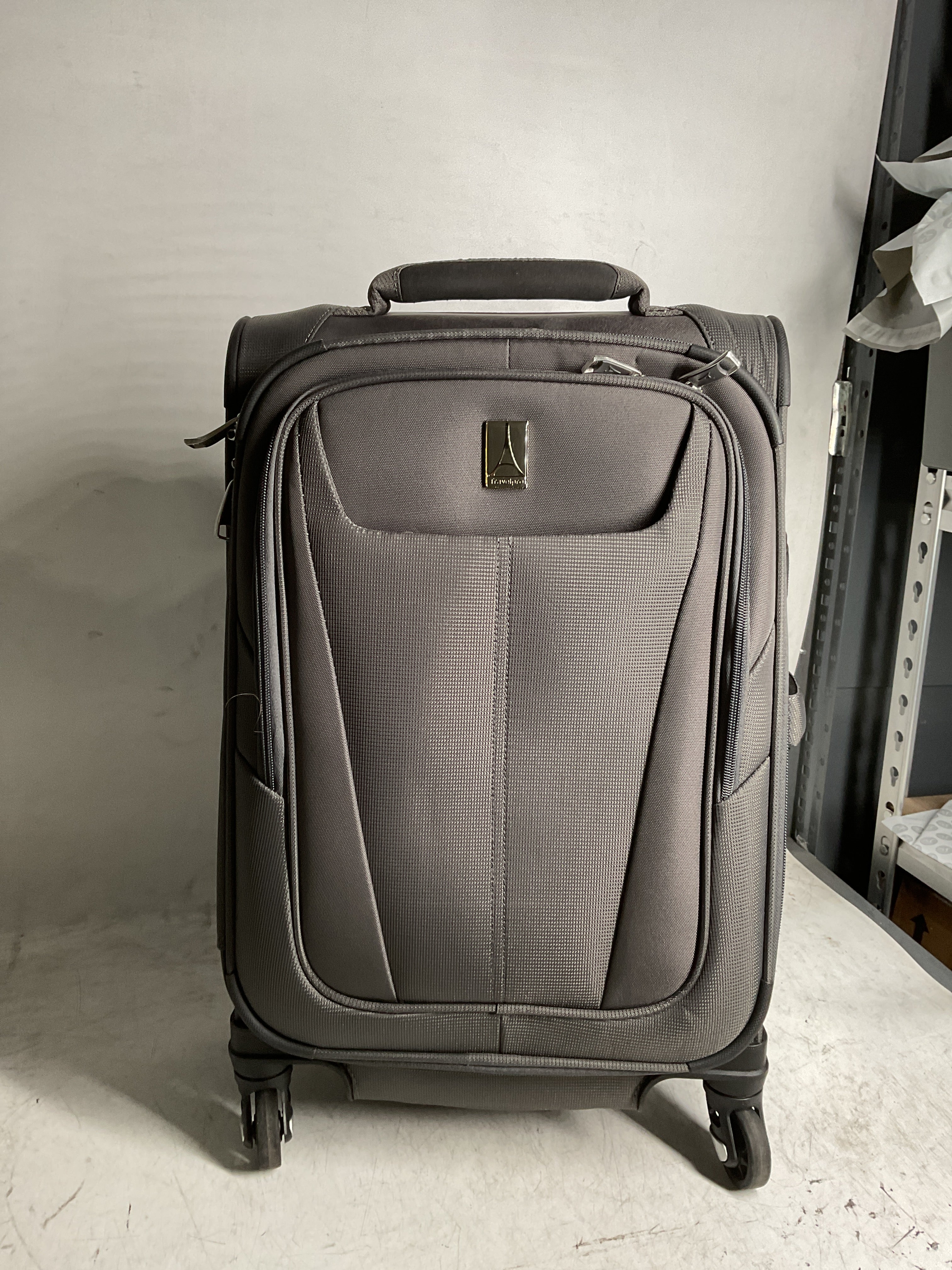Travelpro Maxlite 5 Softside Expandable Luggage with 4 Spinner Wheels, Lightweight Suitcase, Men and Women ( Shadow Grey , Carry-on 21-Inch ) Shadow Grey Carry On 21 Inch U60