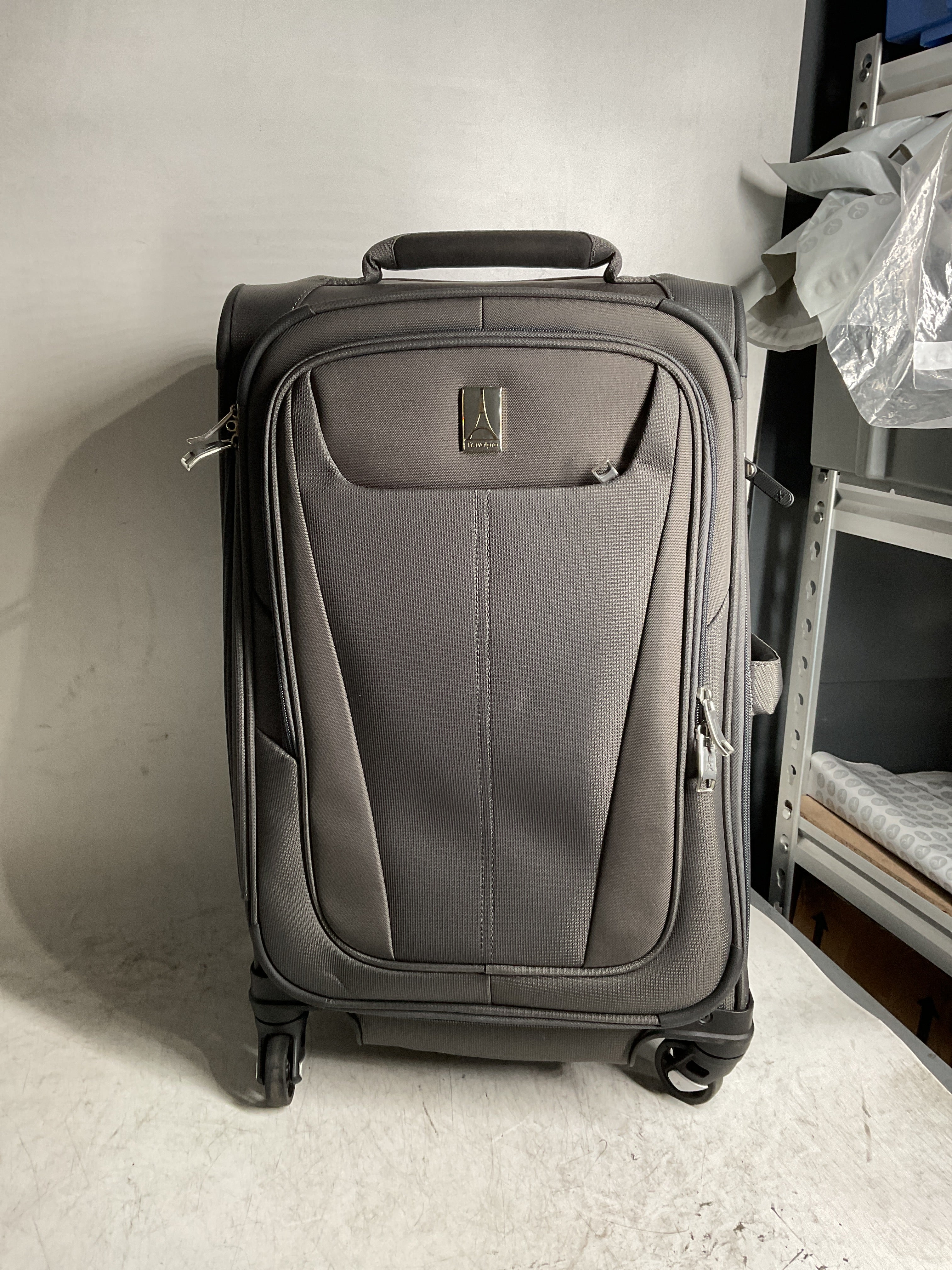 Travelpro Maxlite 5 Softside Expandable Luggage with 4 Spinner Wheels, Lightweight Suitcase, Men and Women ( Shadow Grey , Carry-on 21-Inch ) Shadow Grey Carry On 21 Inch U63