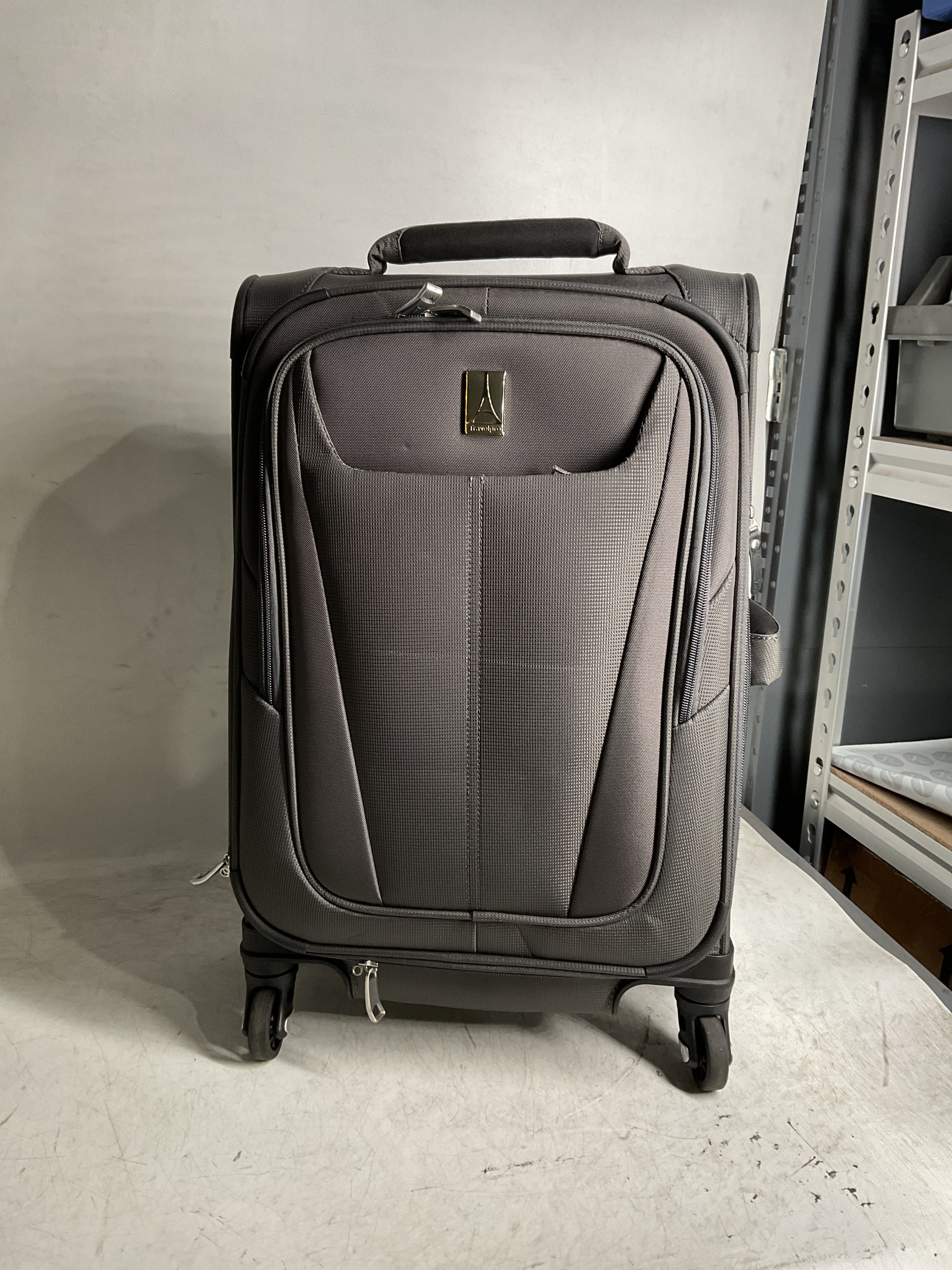 Travelpro Maxlite 5 Softside Expandable Luggage with 4 Spinner Wheels, Lightweight Suitcase, Men and Women ( Shadow Grey , Carry-on 21-Inch ) Shadow Grey Carry On 21 Inch U64