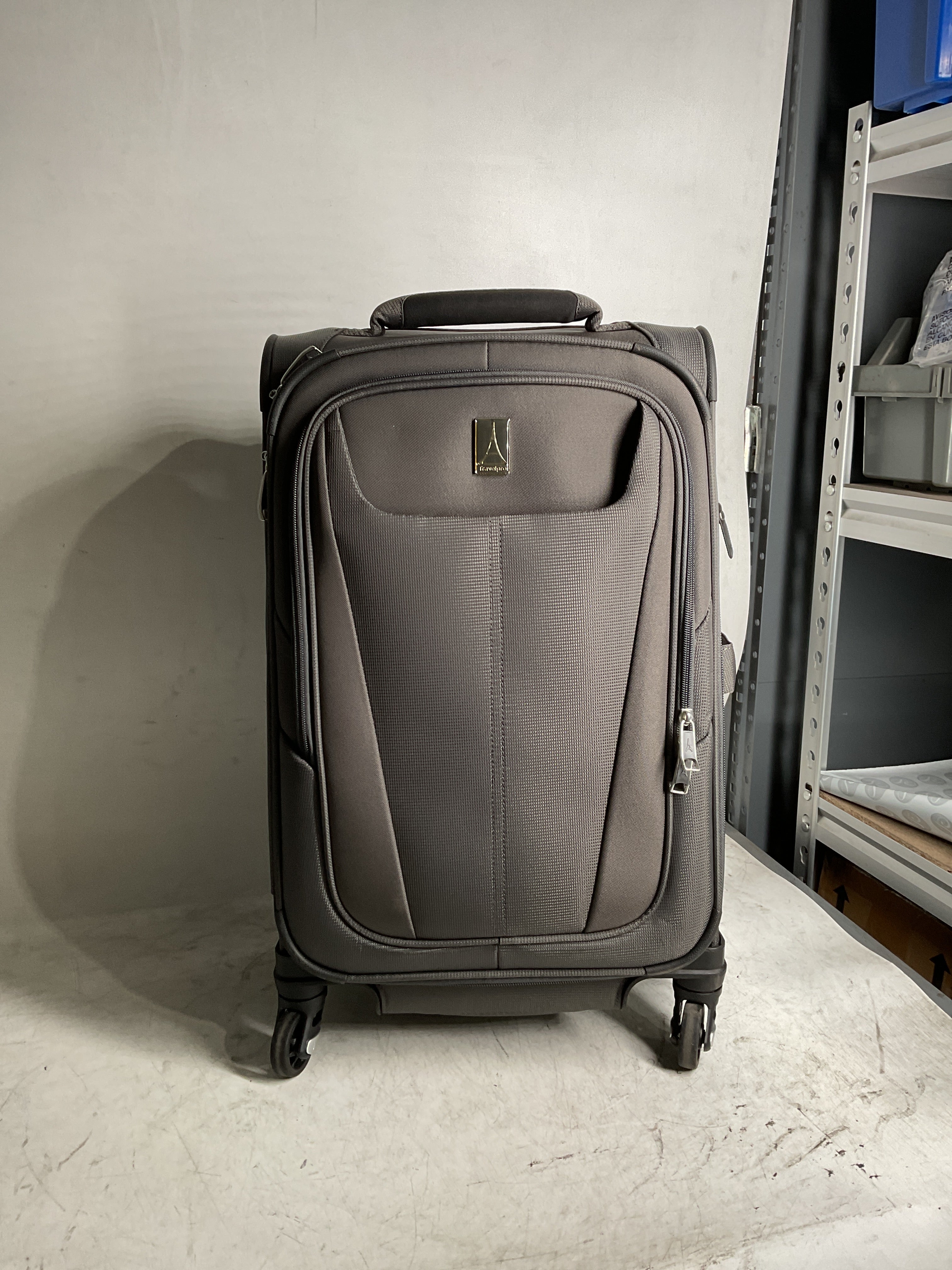 Travelpro Maxlite 5 Softside Expandable Luggage with 4 Spinner Wheels, Lightweight Suitcase, Men and Women ( Shadow Grey , Carry-on 21-Inch ) Shadow Grey Carry On 21 Inch U65