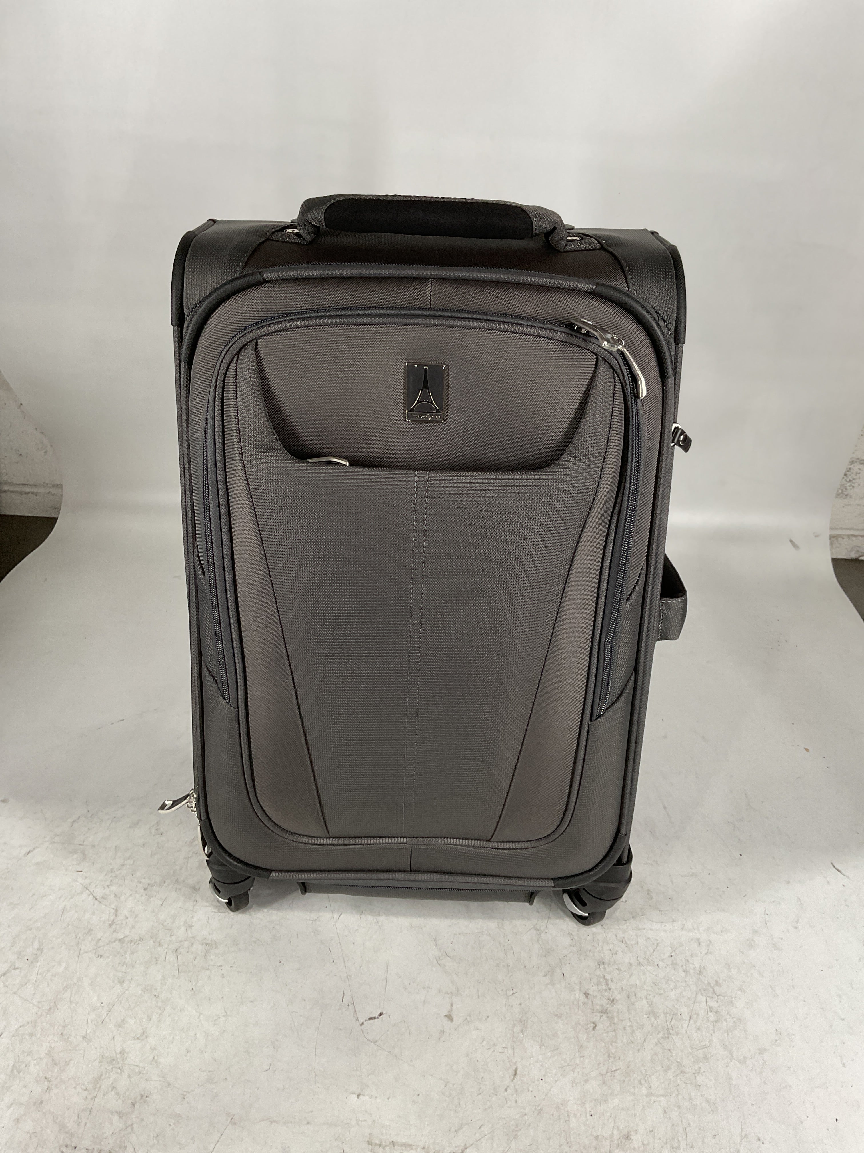 Travelpro Maxlite 5 Softside Expandable Luggage with 4 Spinner Wheels, Lightweight Suitcase, Men and Women U7